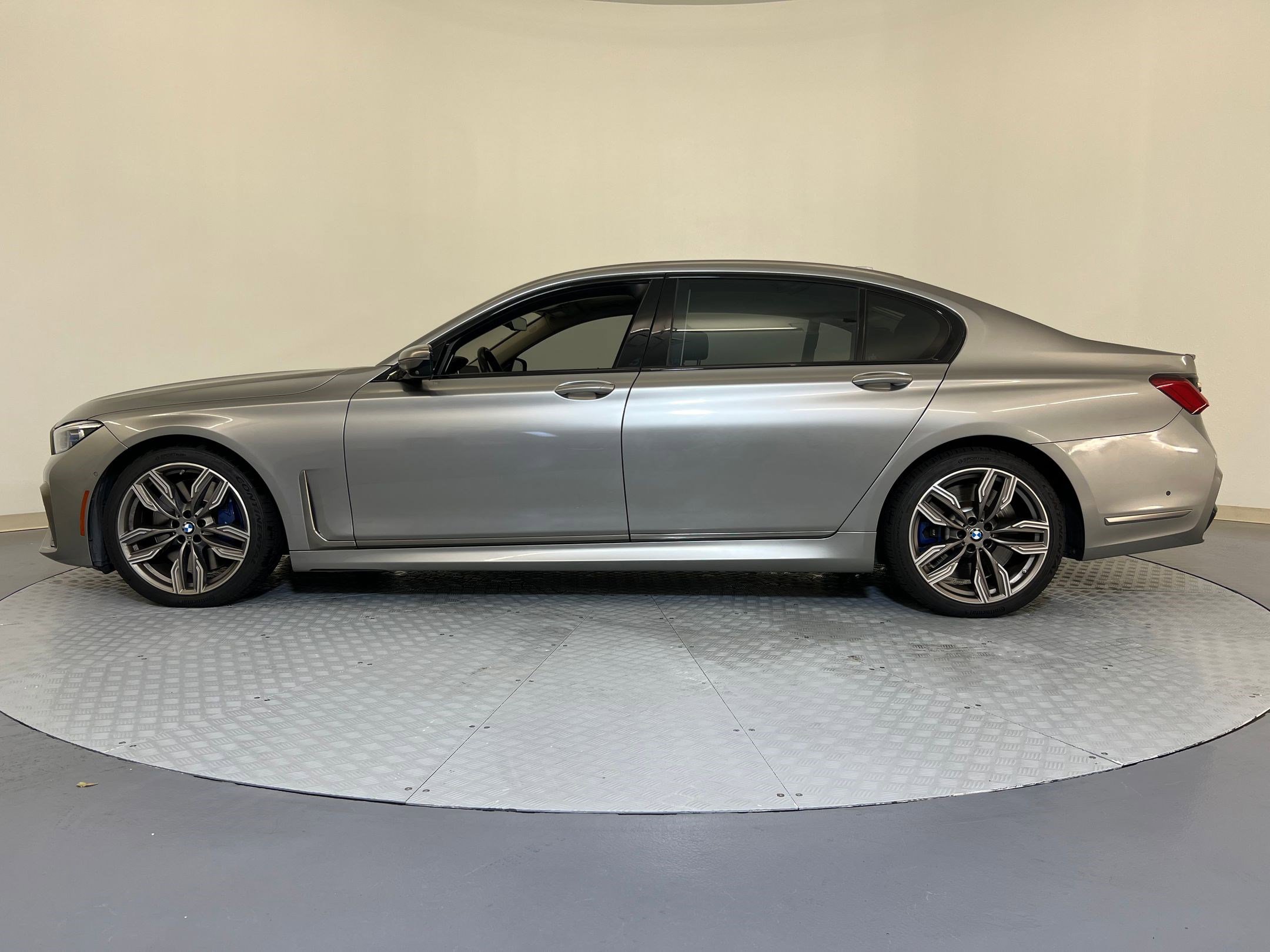 2020 Bmw M760i xDrive photo 2