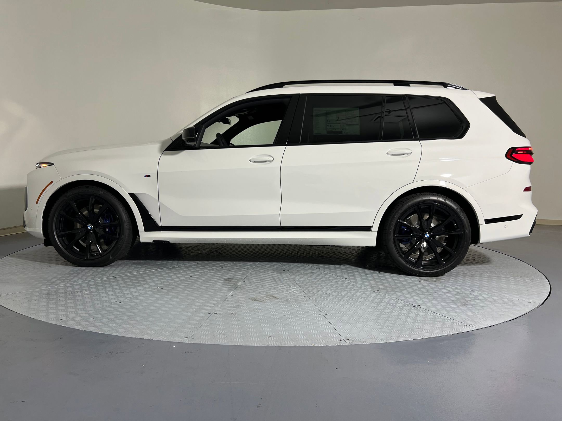 2026 Bmw X7 M60i photo 2
