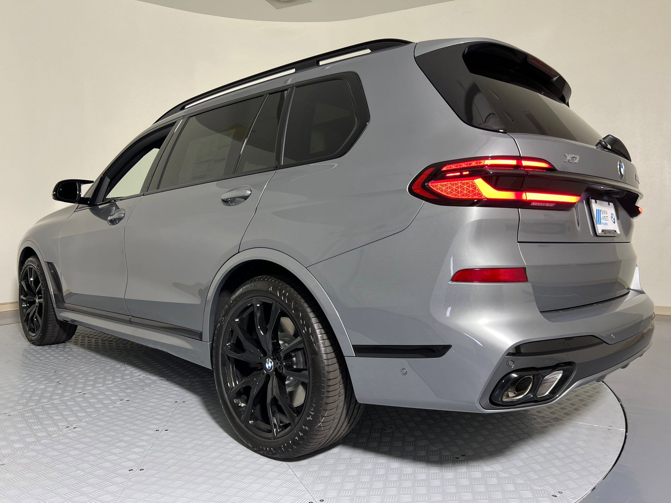 2026 Bmw X7 M60i photo 2