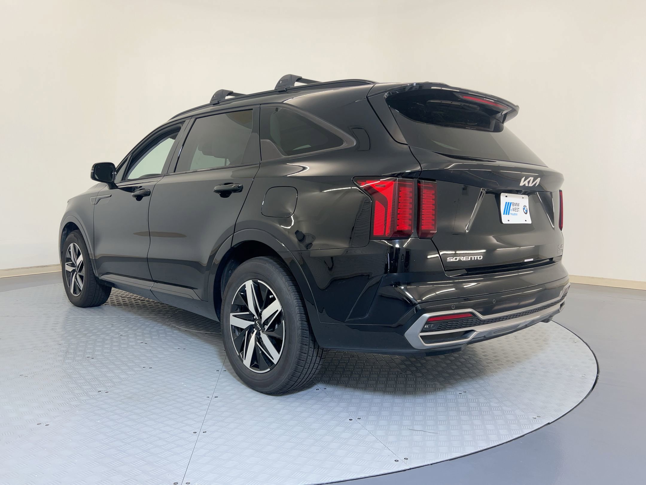 2023 Kia Sorento S photo 3