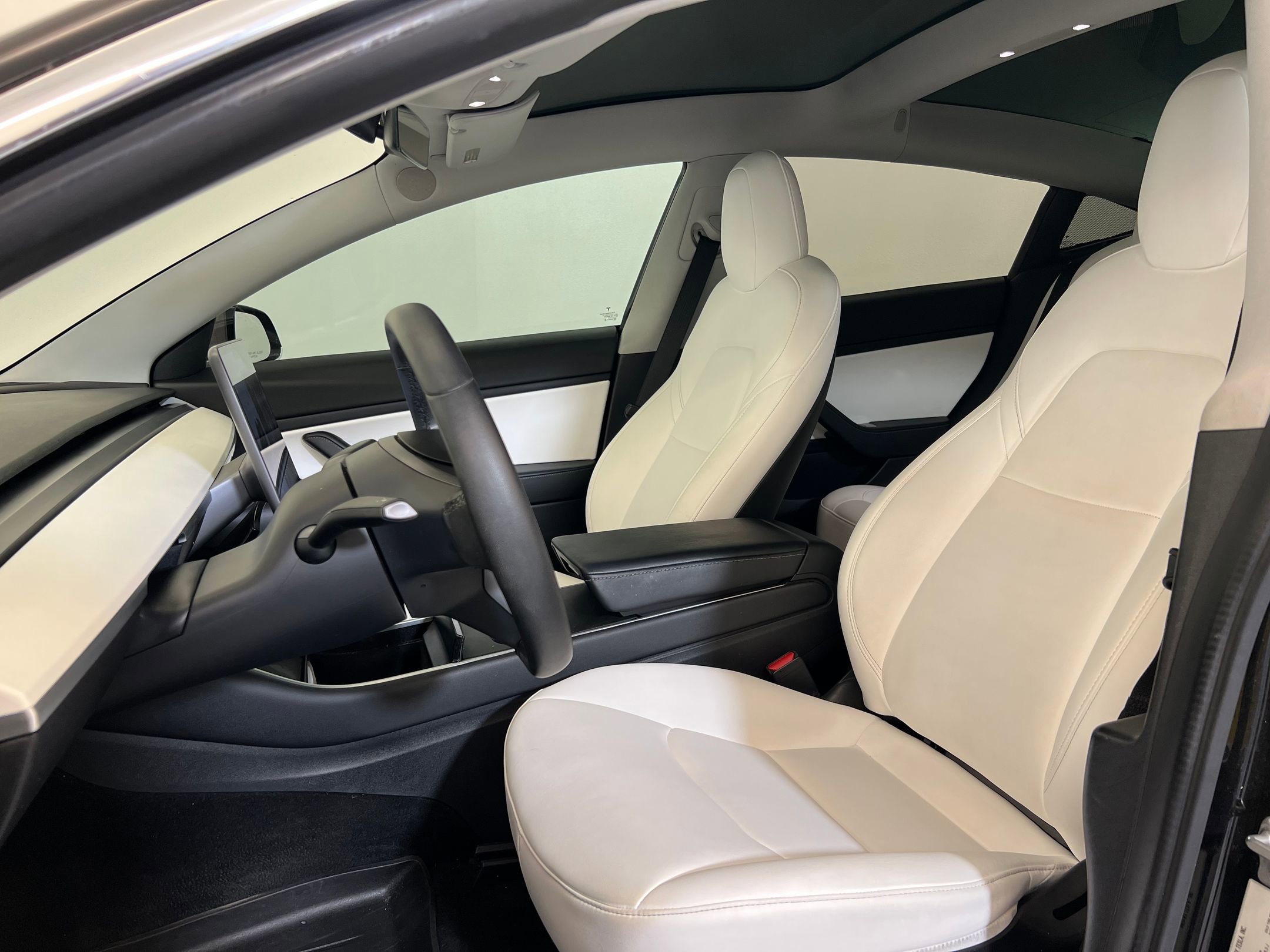 2020 Tesla Model 3 Standard Range photo 4