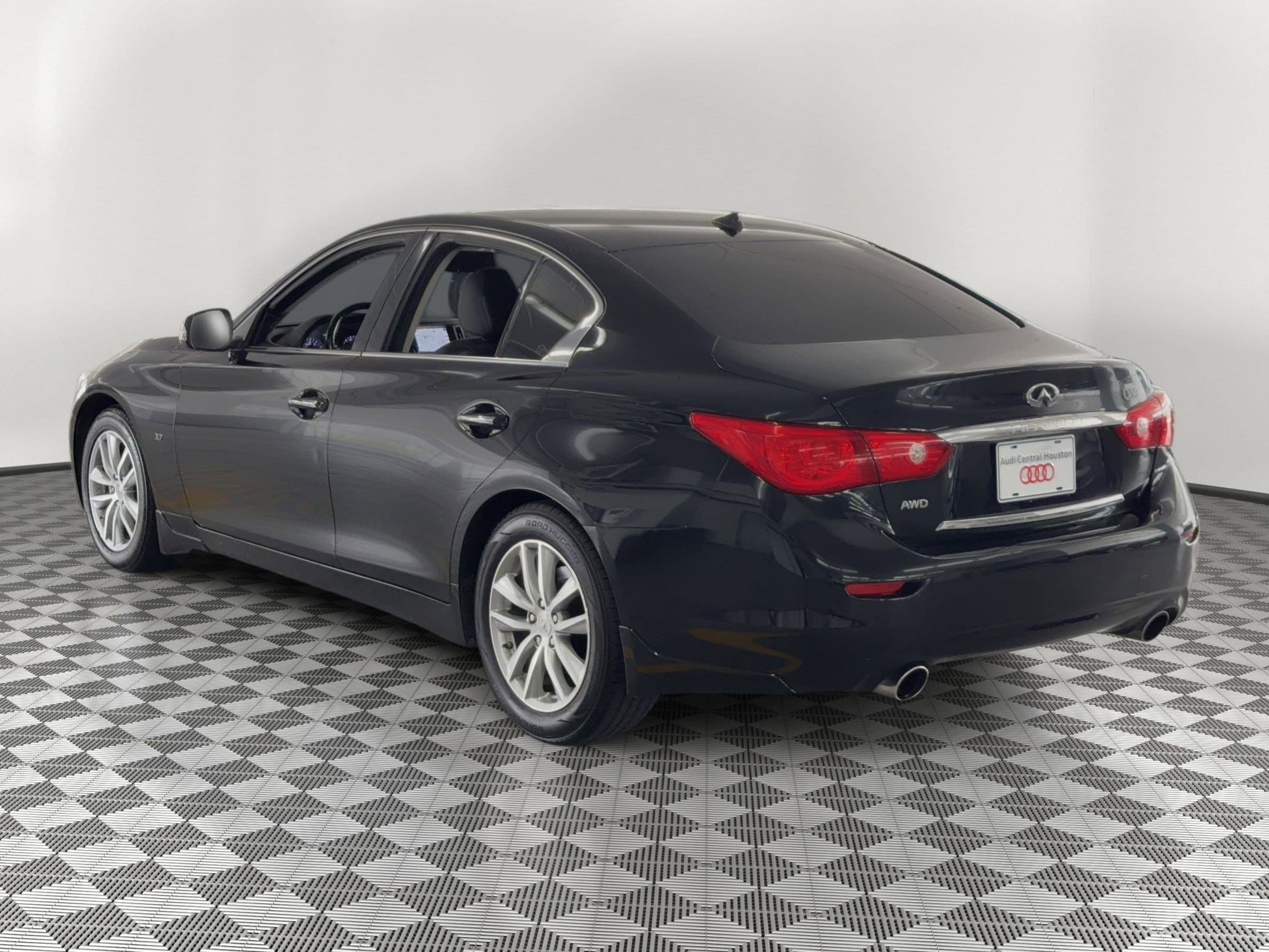 Q50 Premium Sedan