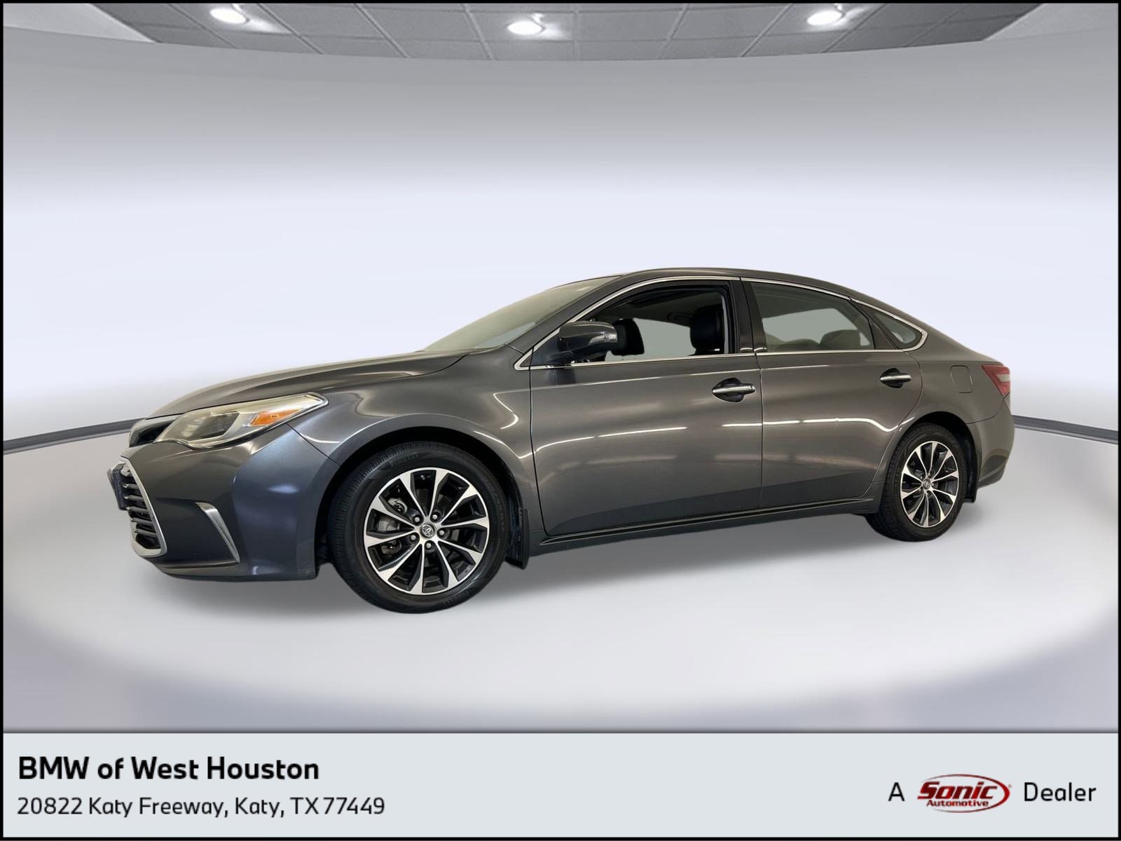 2016 Toyota Avalon XLE's photo