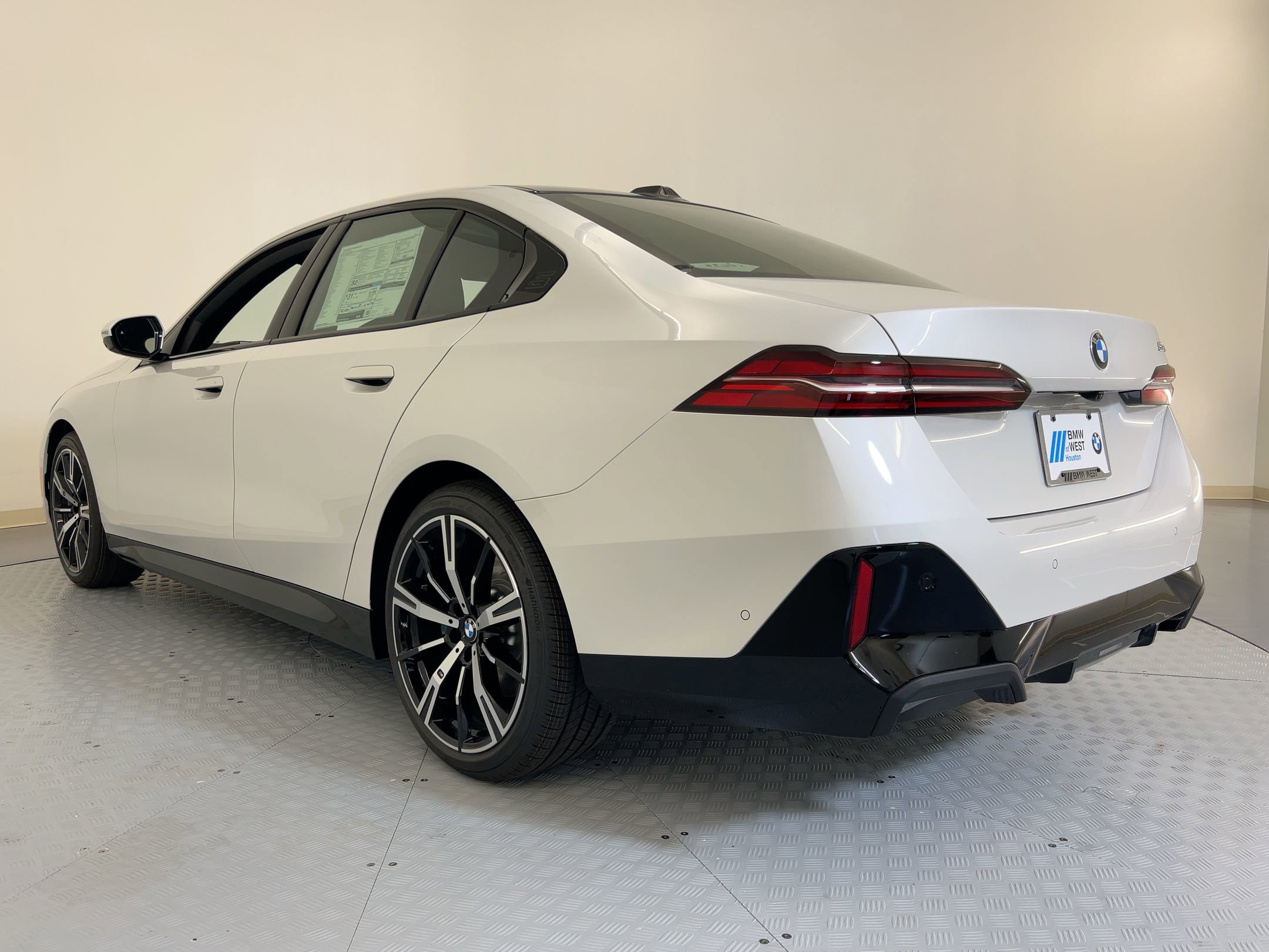 2026 Bmw 530i photo 3