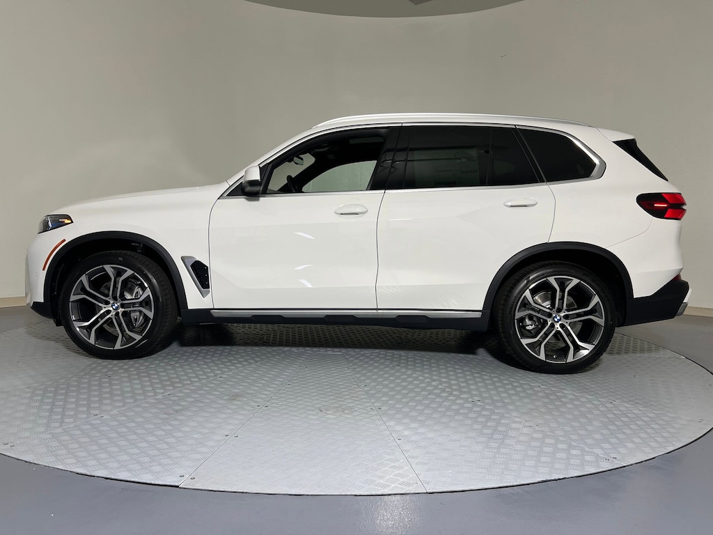 New 2026 BMW X5 sDrive40i SUV