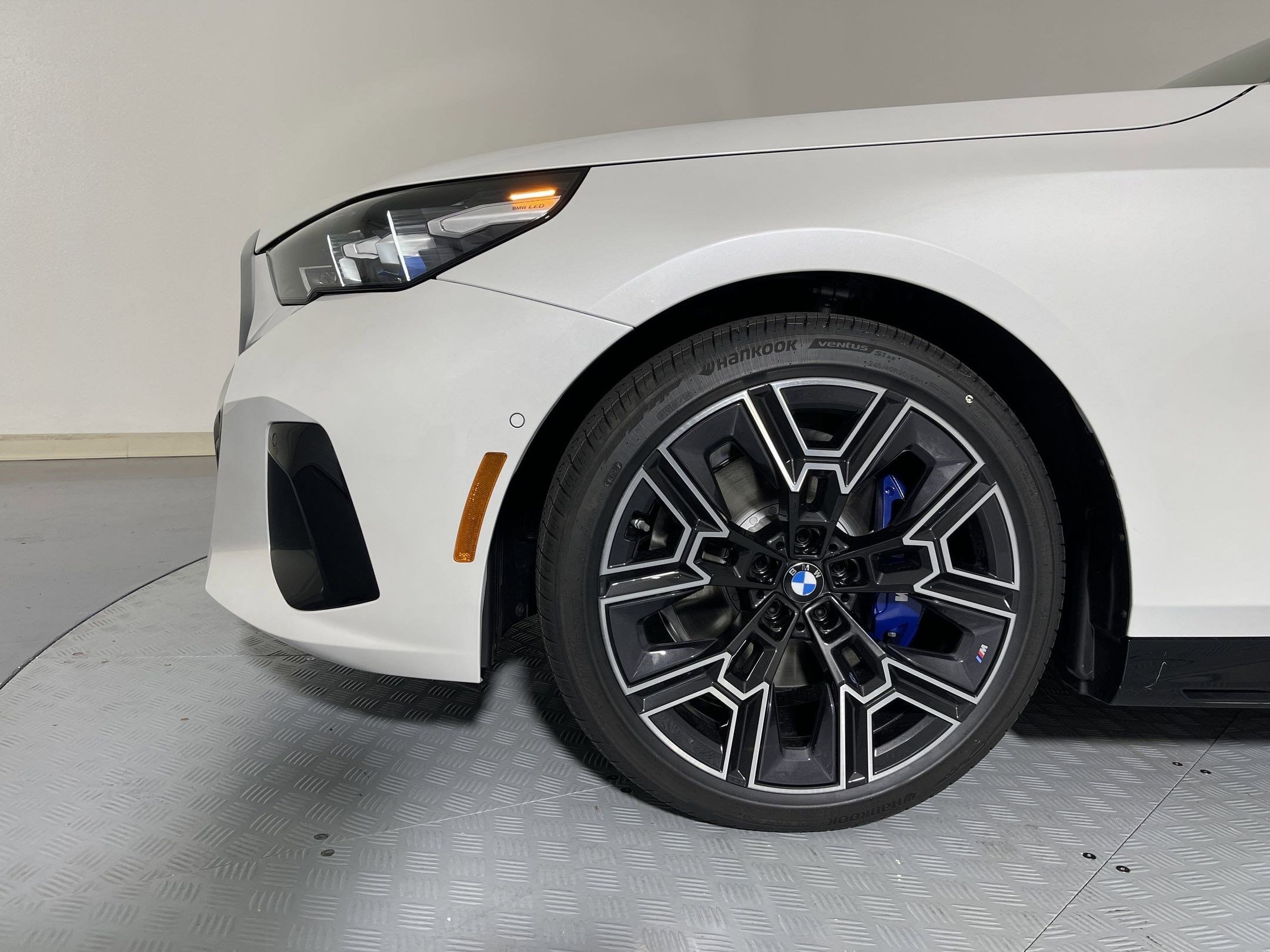 2026 BMW 5 Series 530i - Photo 10