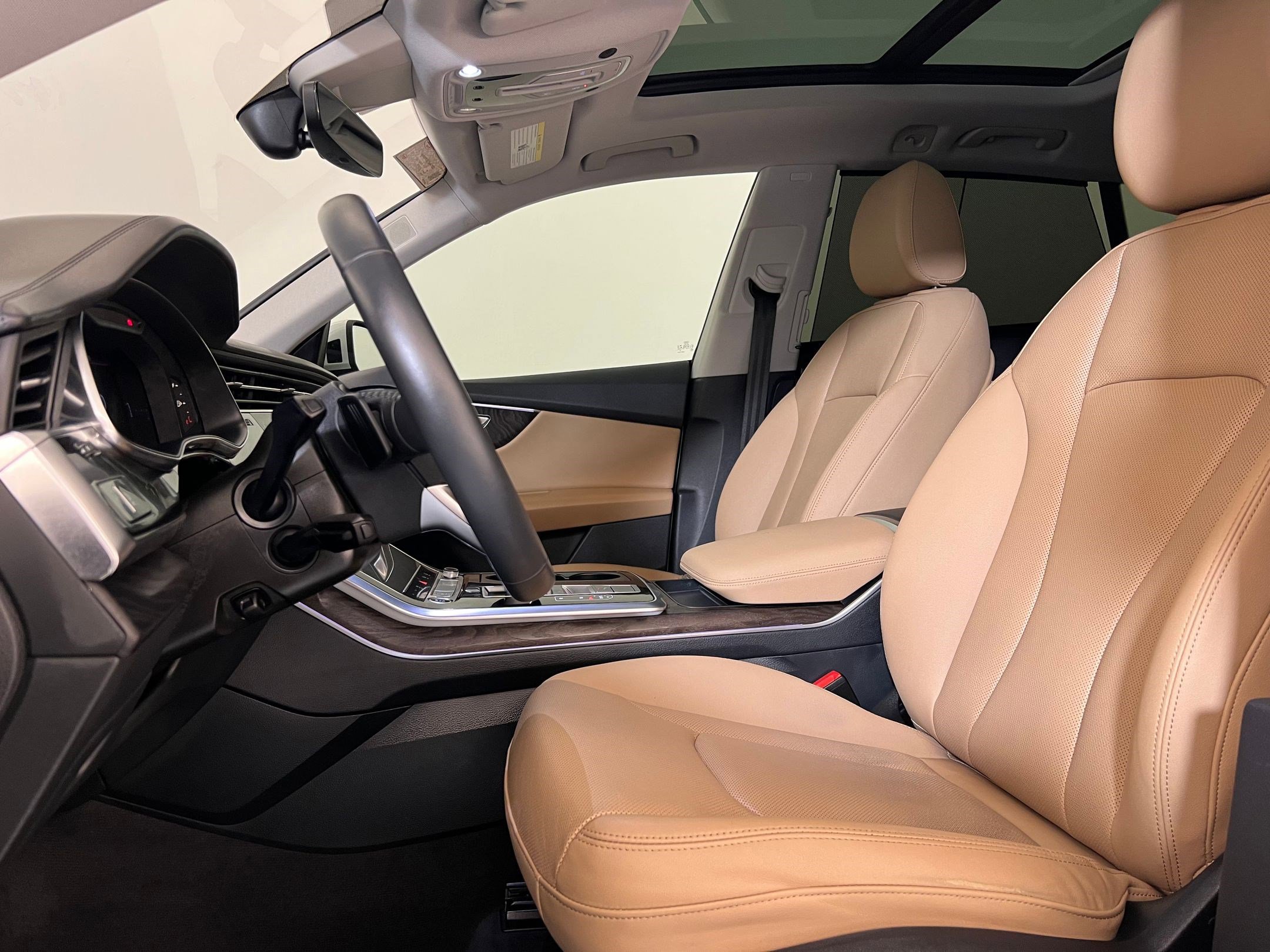 2021 Audi Q8 55 Premium photo 4