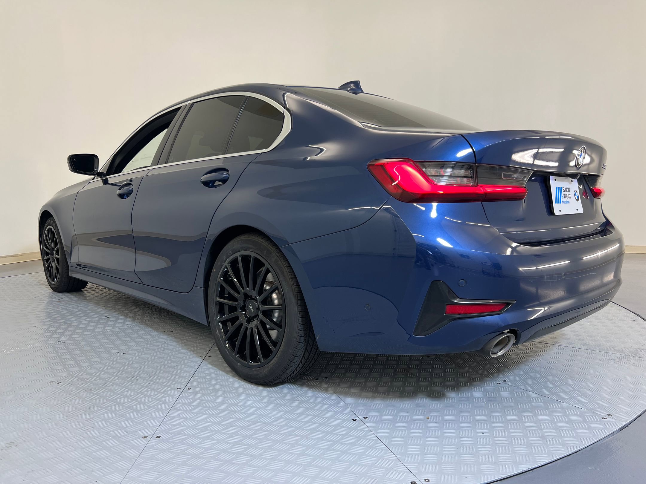 2021 Bmw 330i photo 2