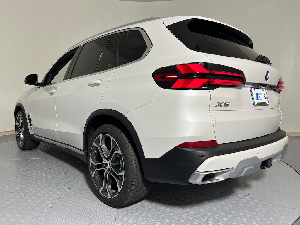 New 2026 BMW X5 sDrive40i SUV