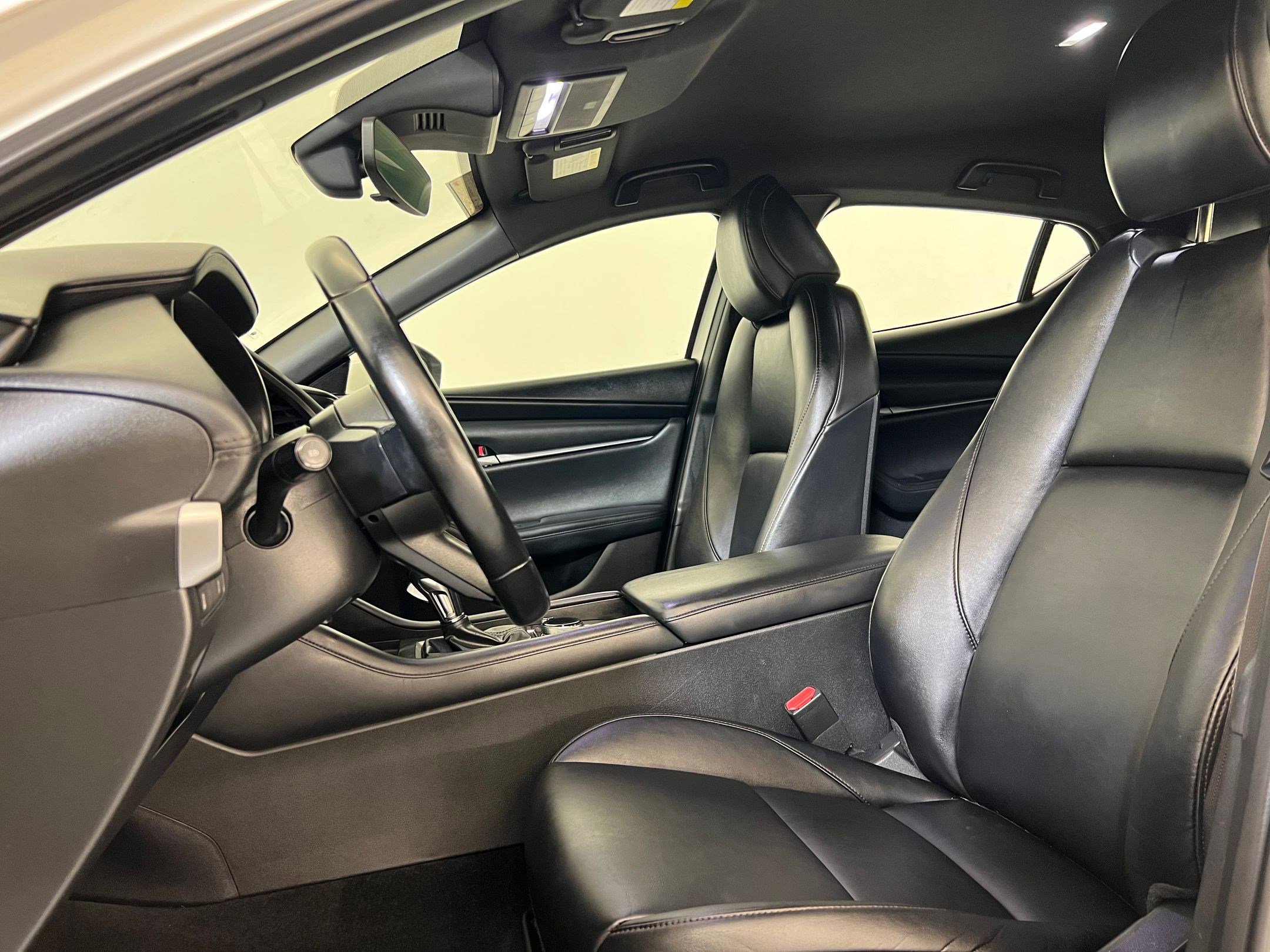 2021 Mazda Mazda3 Select Hatchback photo 4