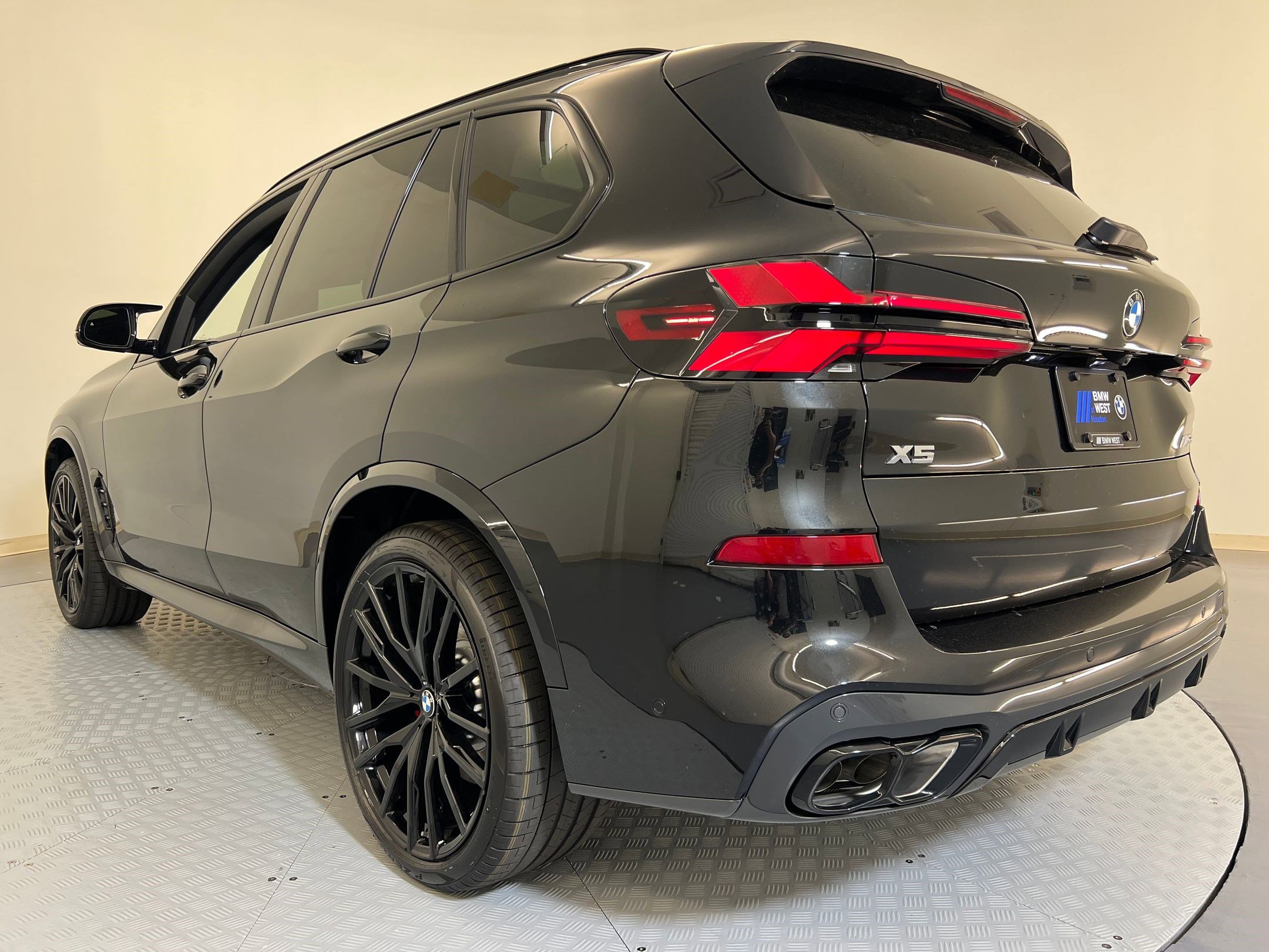 2026 Bmw X5 M60i photo 3