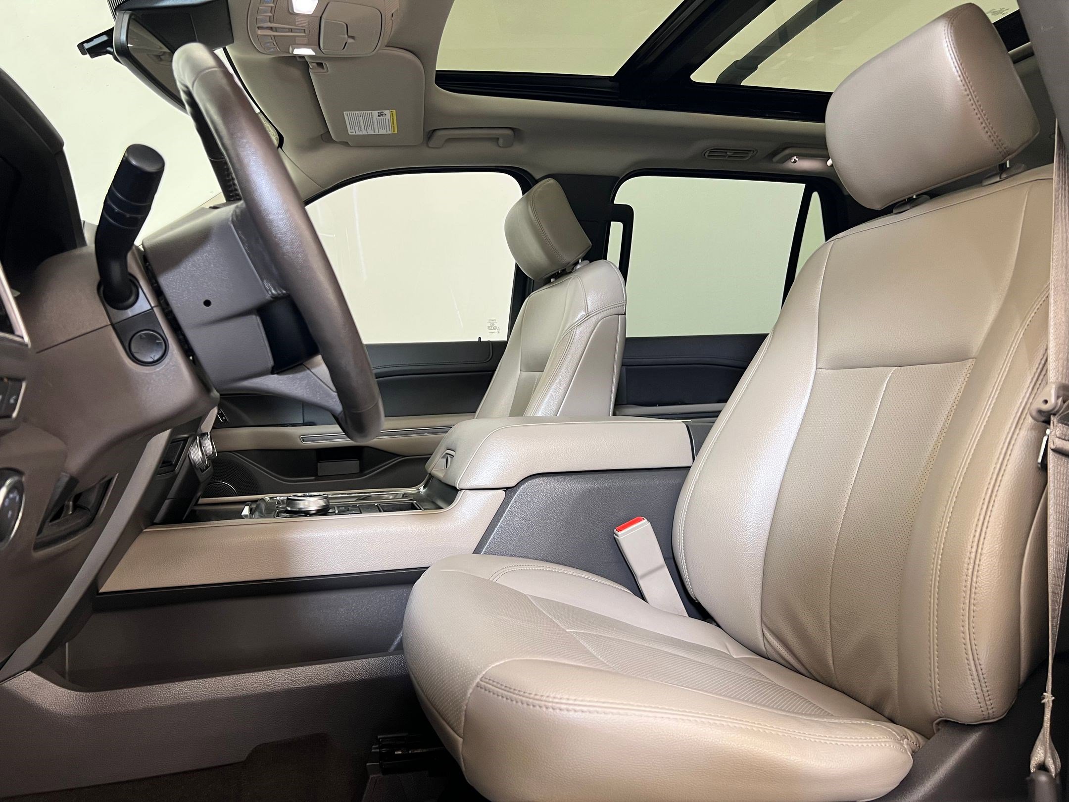 2020 Ford Expedition XLT photo 4