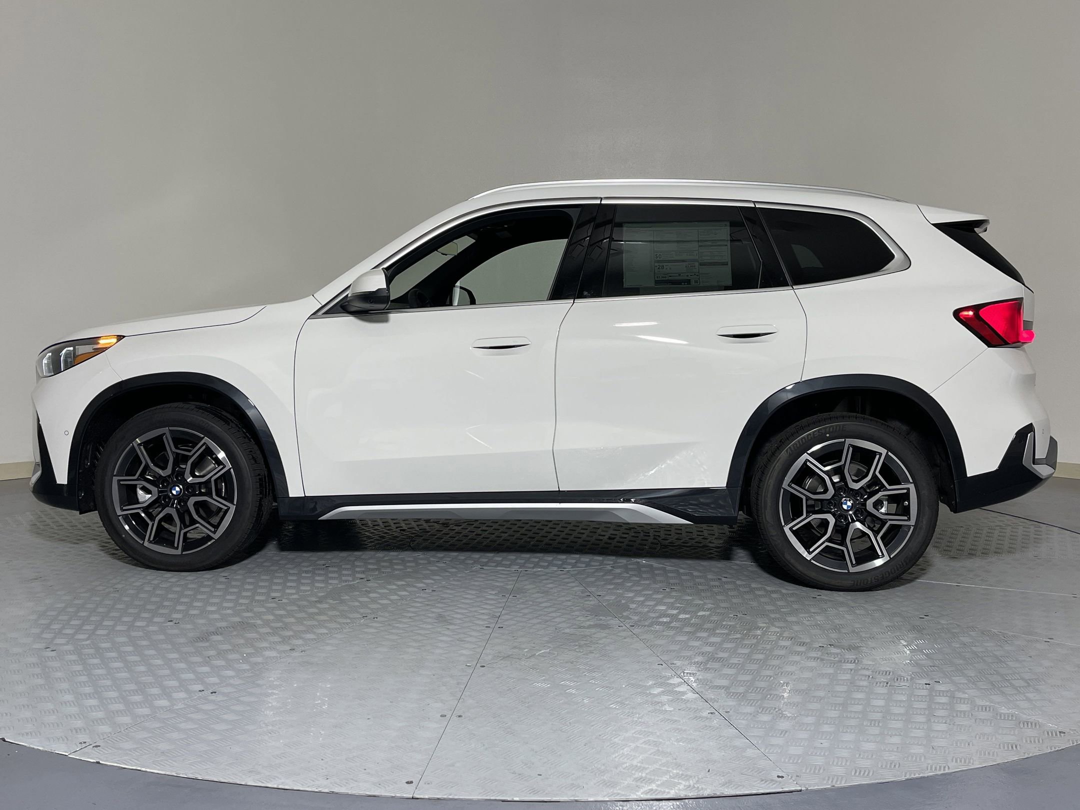 2025 Bmw X1 XDrive28i photo 2