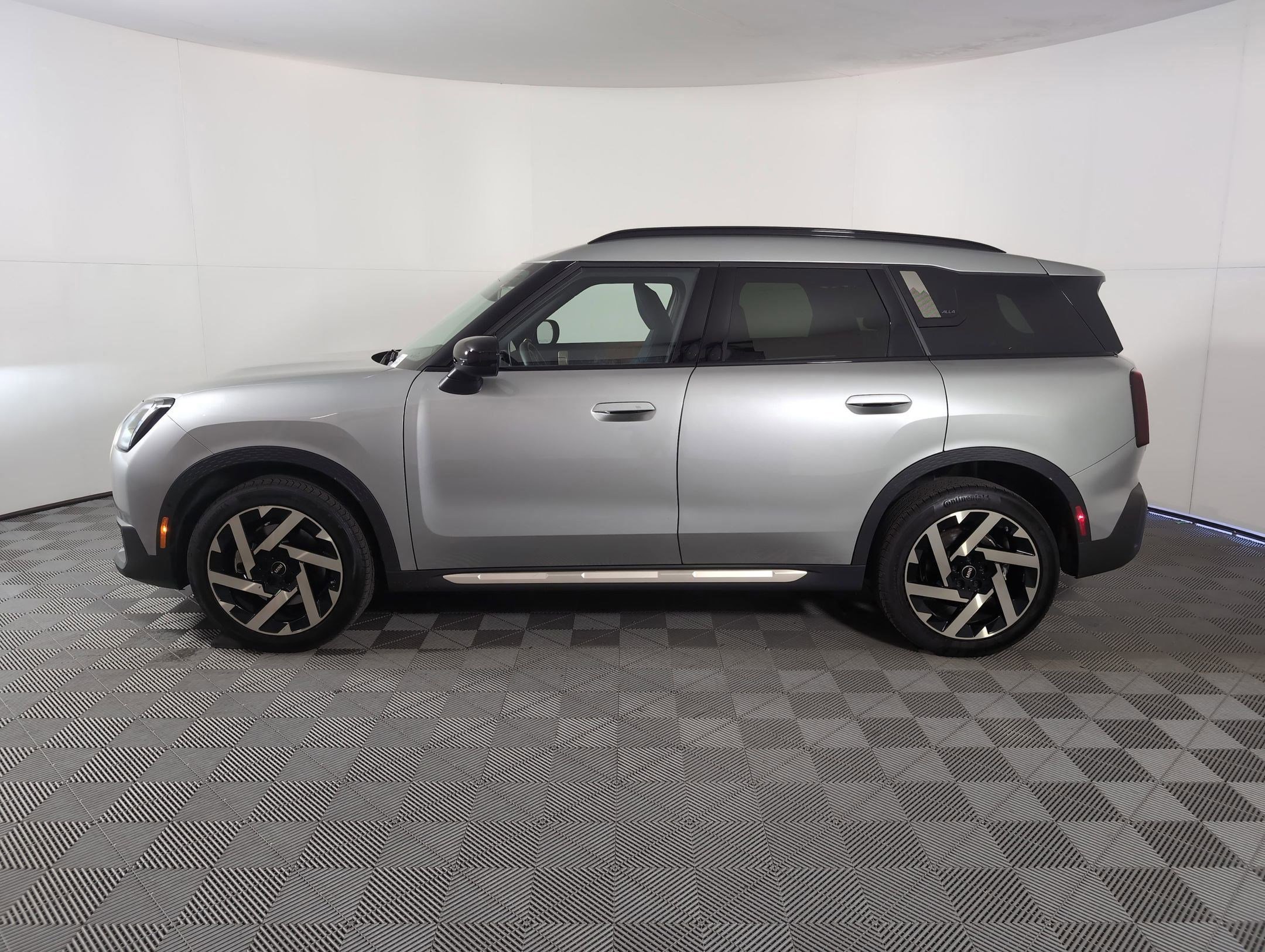 2025 Mini Countryman S photo 2