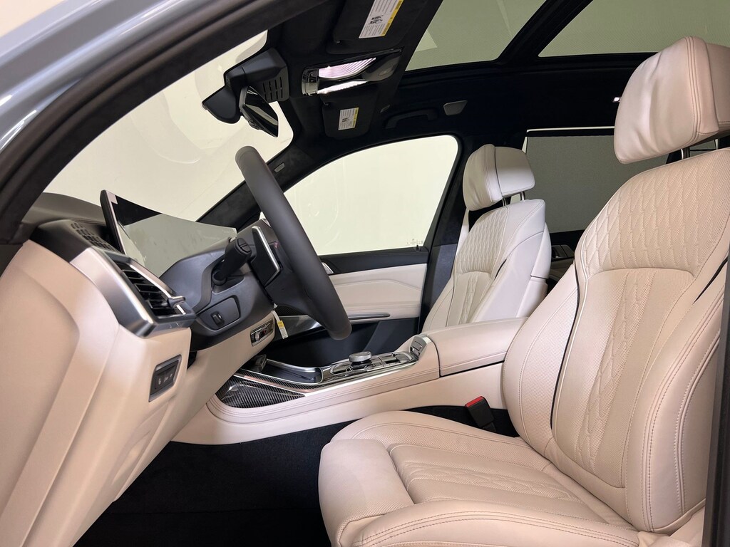 New 2026 BMW X7 M60i SUV