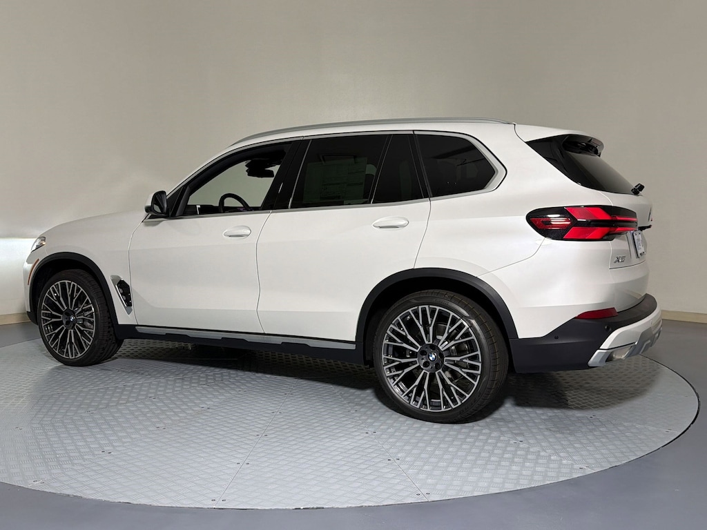 New 2026 BMW X5 sDrive40i SUV