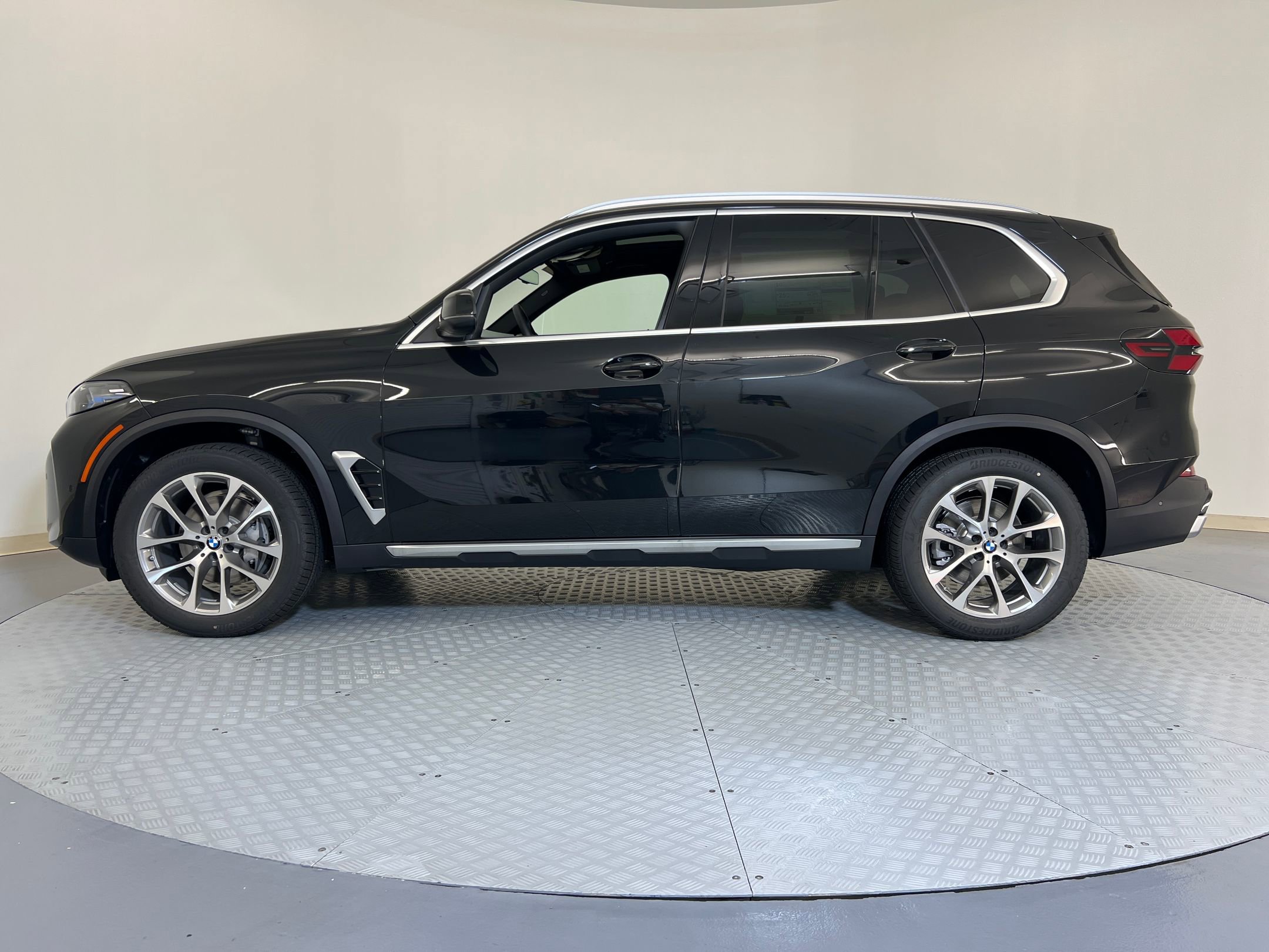 2026 Bmw X5 sDrive40i photo 2