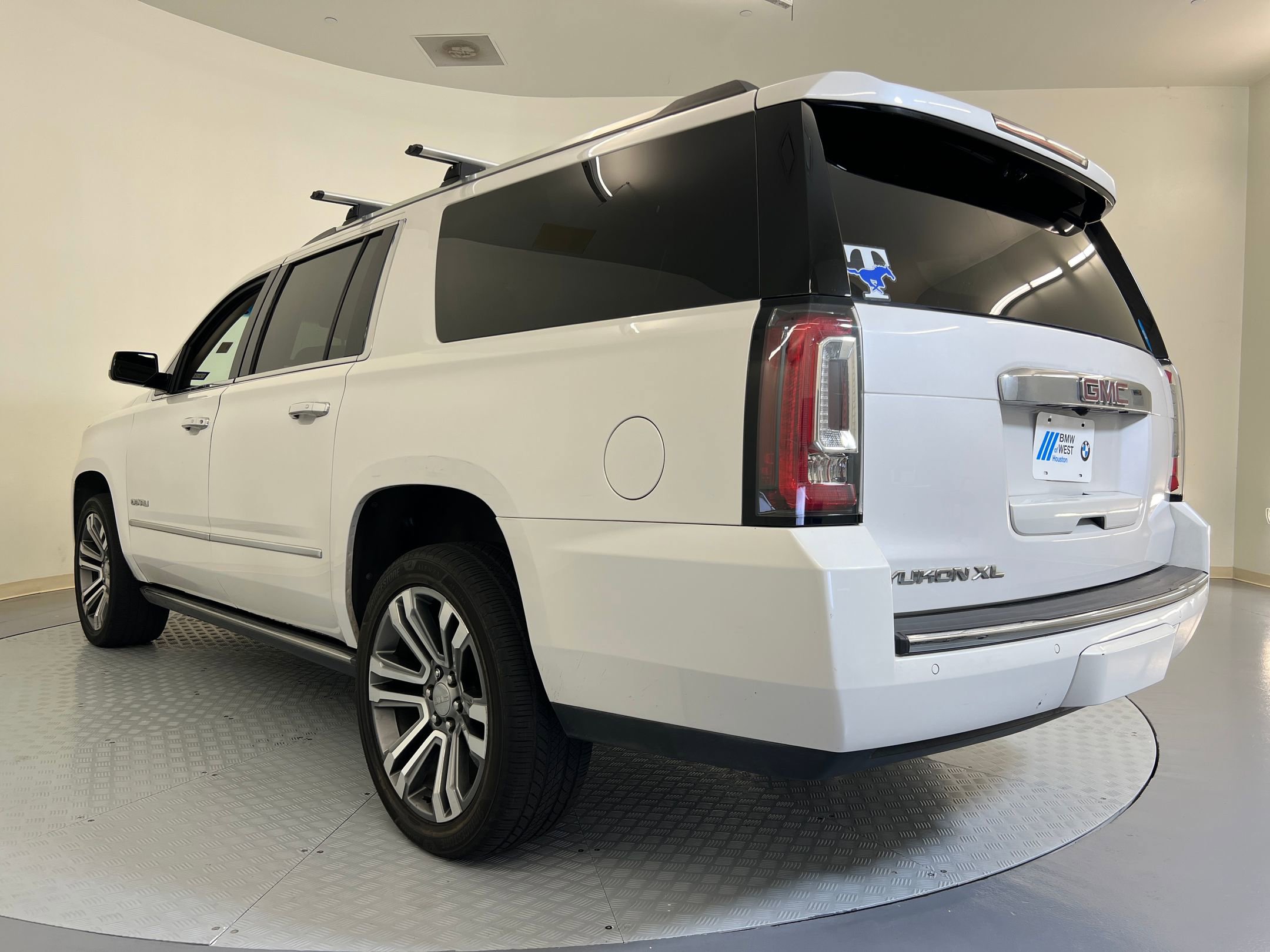 2019 Gmc Yukon XL Denali photo 3