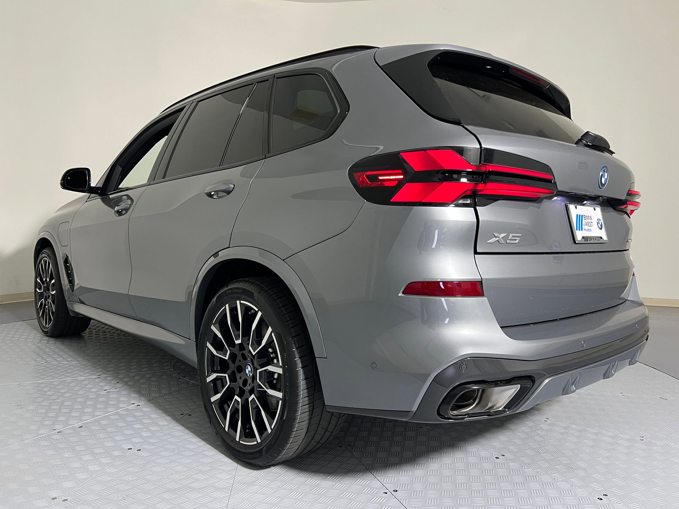 2026 Bmw X5 xDrive50e photo 3