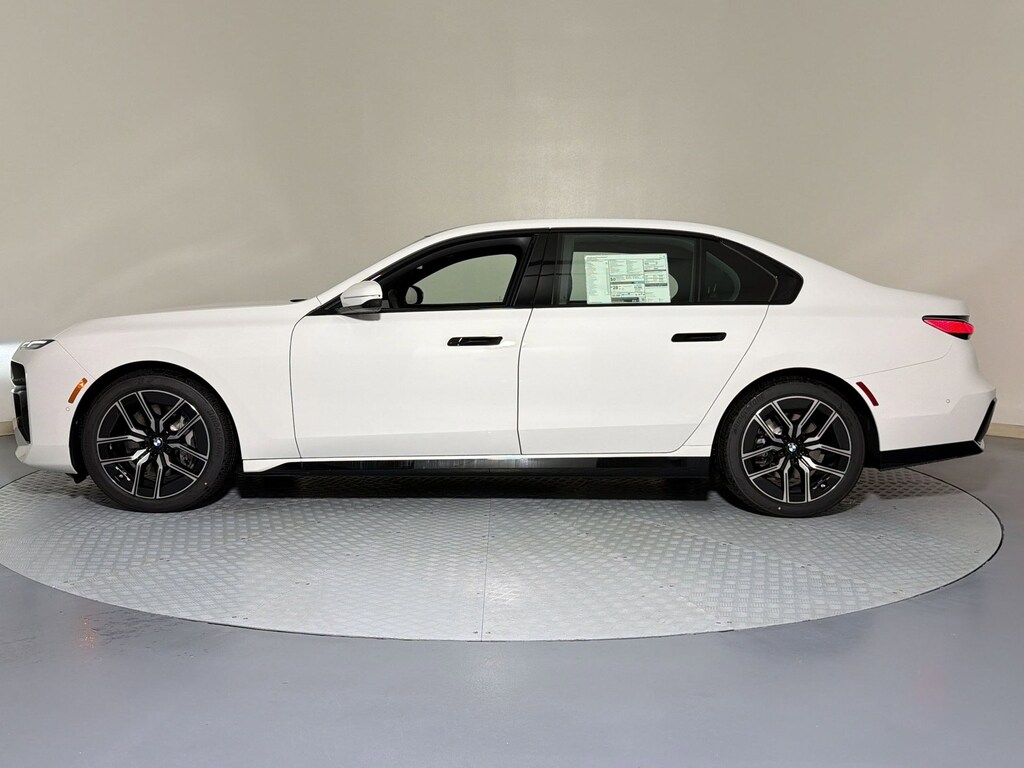 New 2026 BMW 740i Sedan