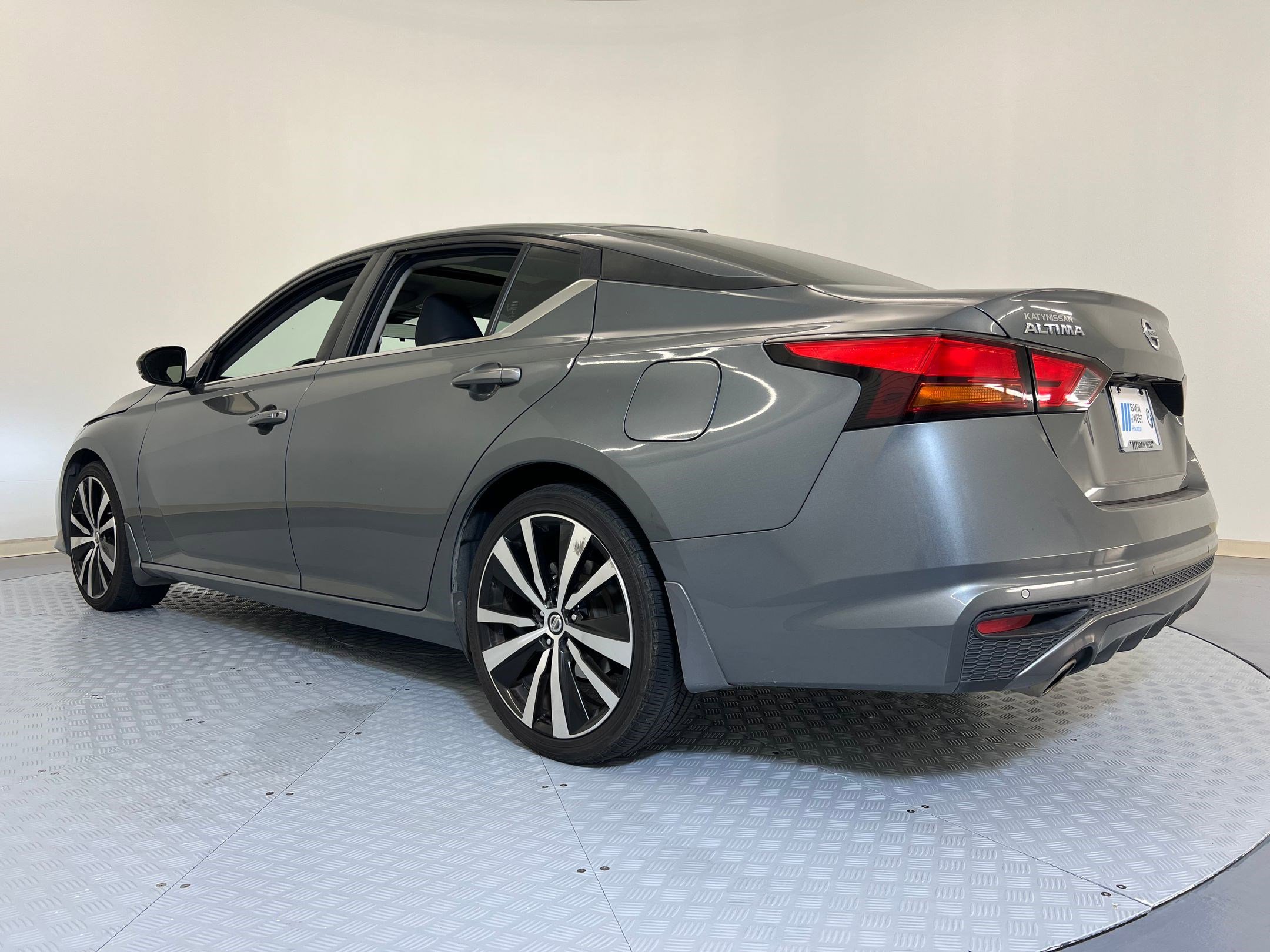2020 Nissan Altima 2.5 SR photo 3