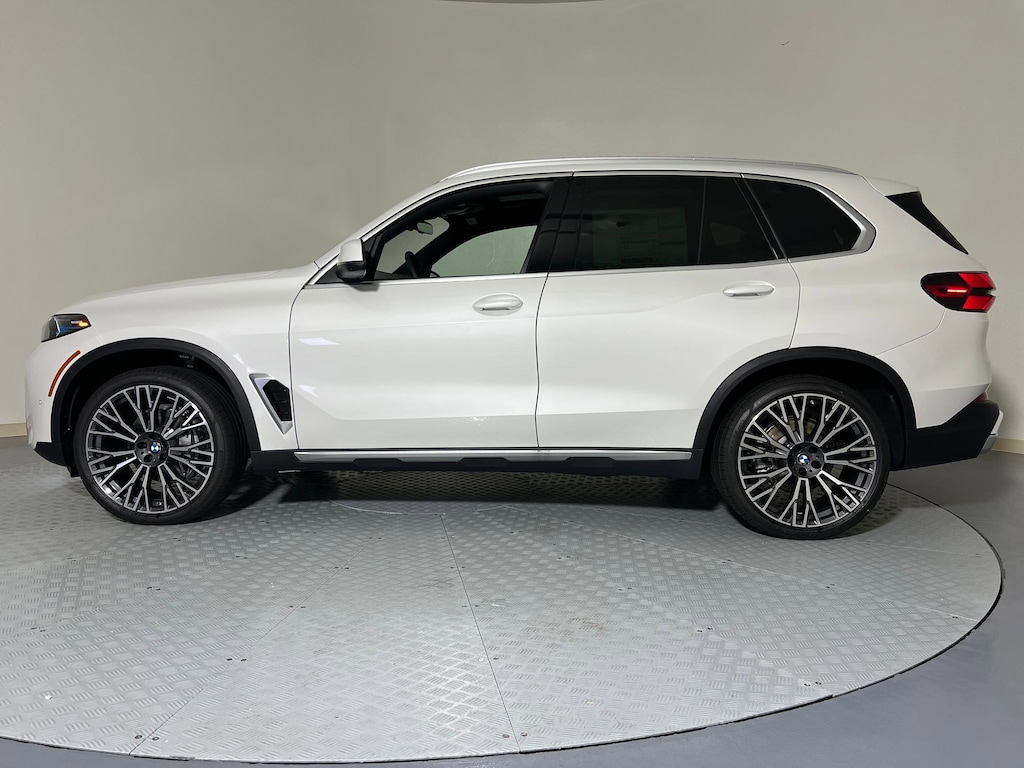 New 2026 BMW X5 sDrive40i SUV