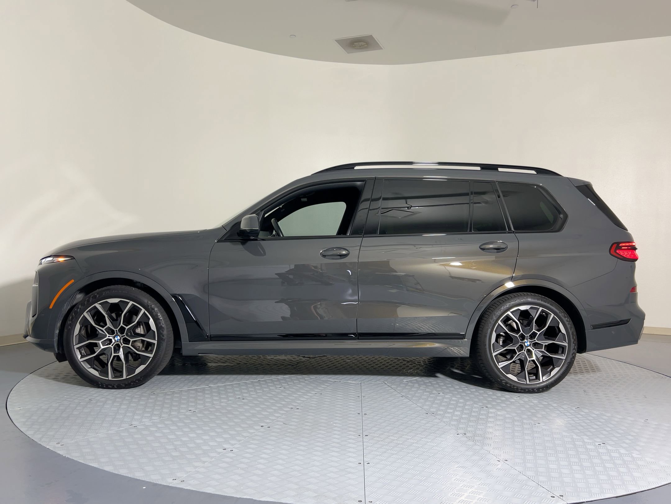 2024 Bmw X7 xDrive40i photo 2