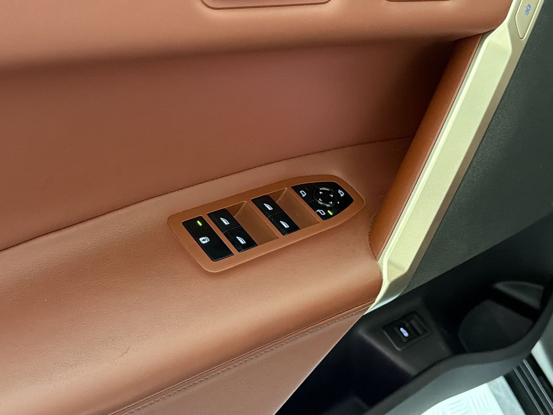 IX M60 SUV