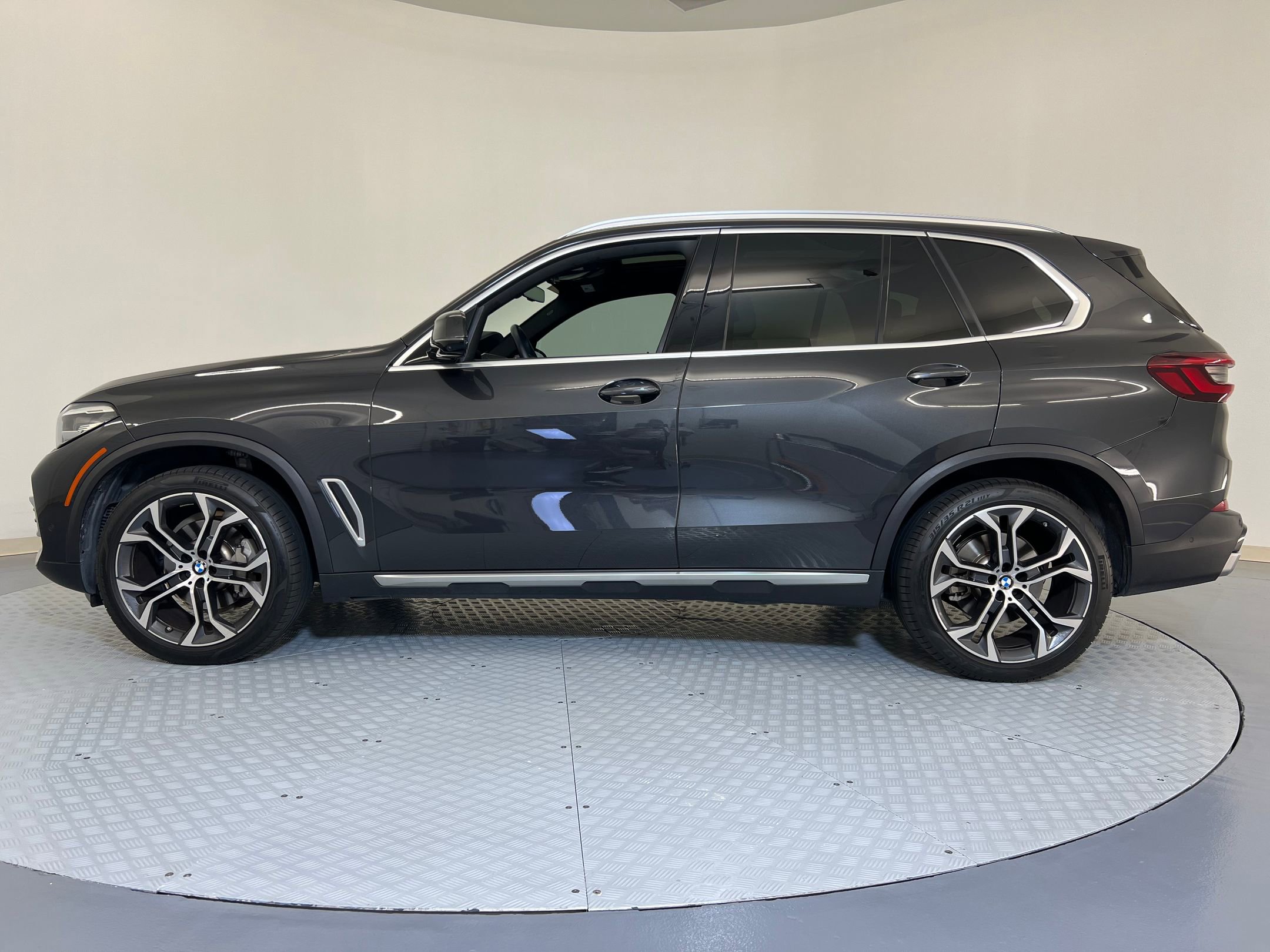 2023 Bmw X5 sDrive40i photo 2