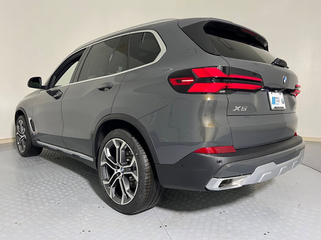 New 2026 BMW X5 sDrive40i SUV