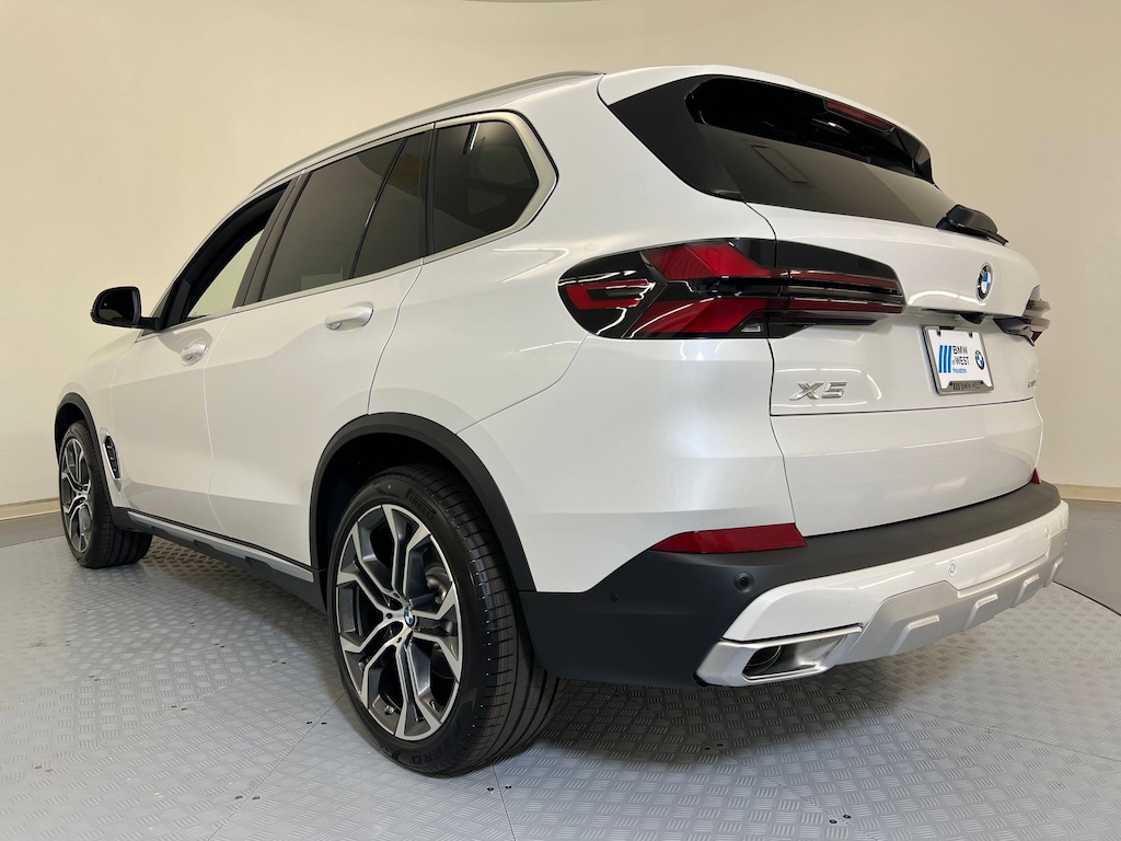 New 2026 BMW X5 sDrive40i SUV