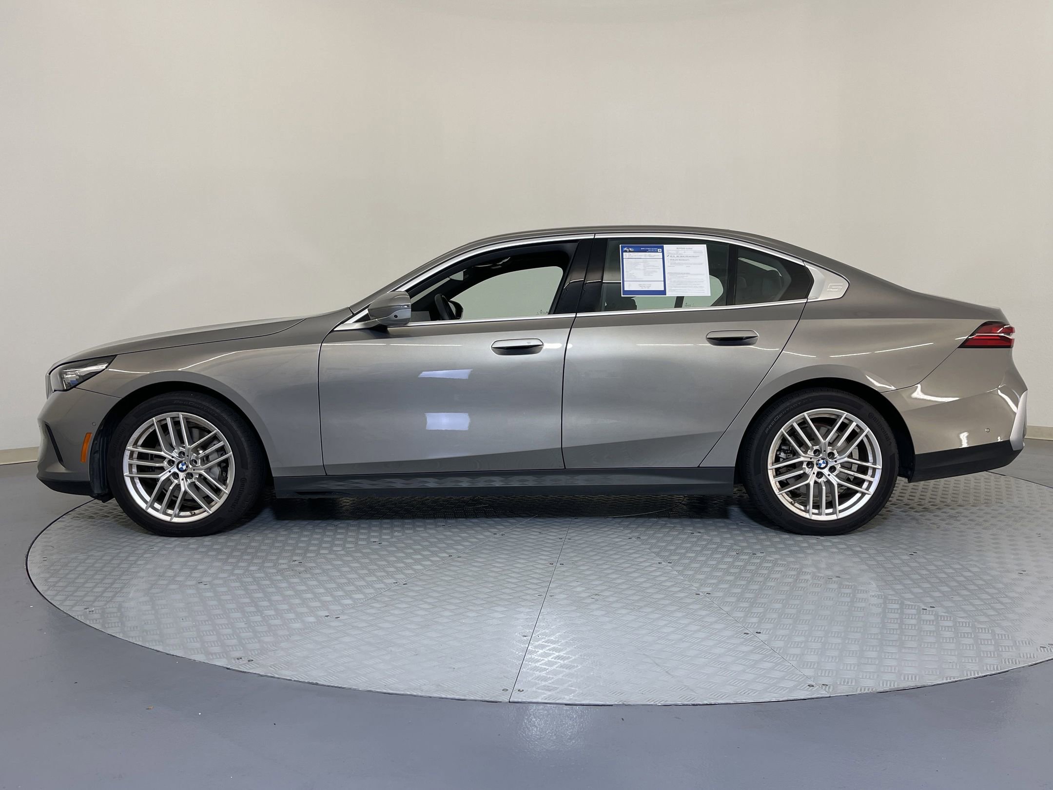 2024 Bmw 530i photo 2