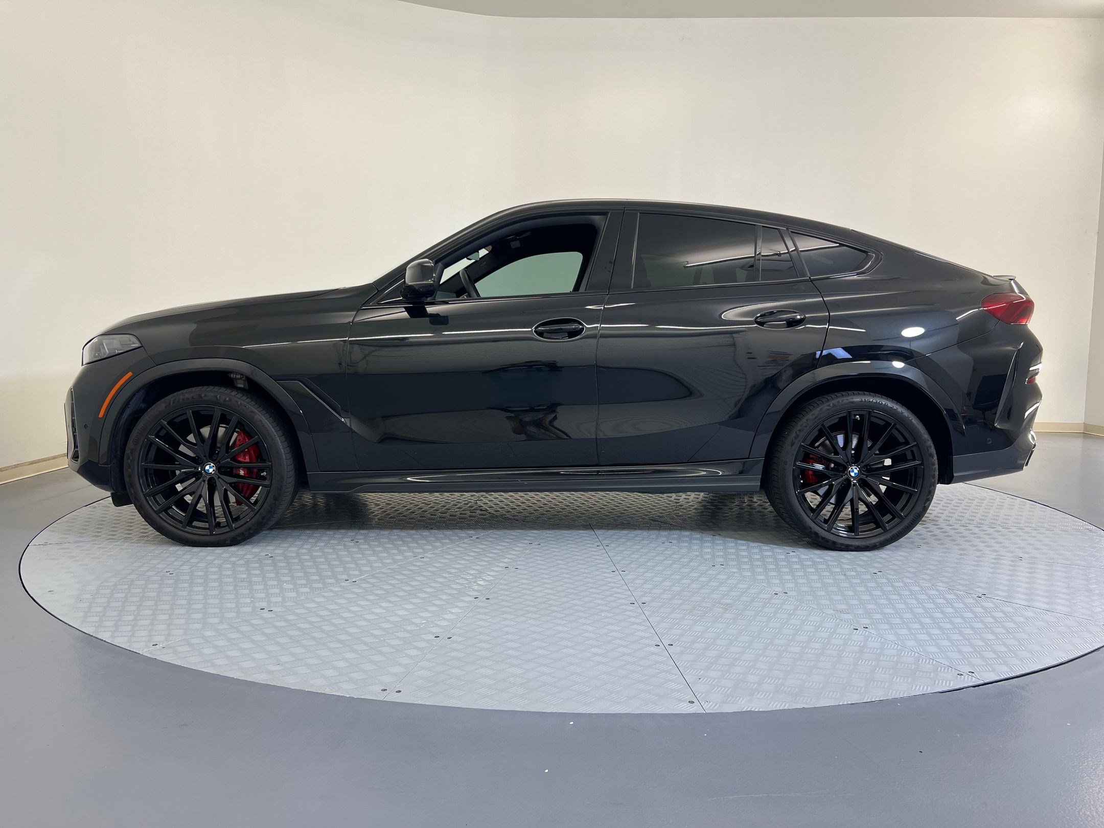 2024 Bmw X6 xDrive40i photo 2