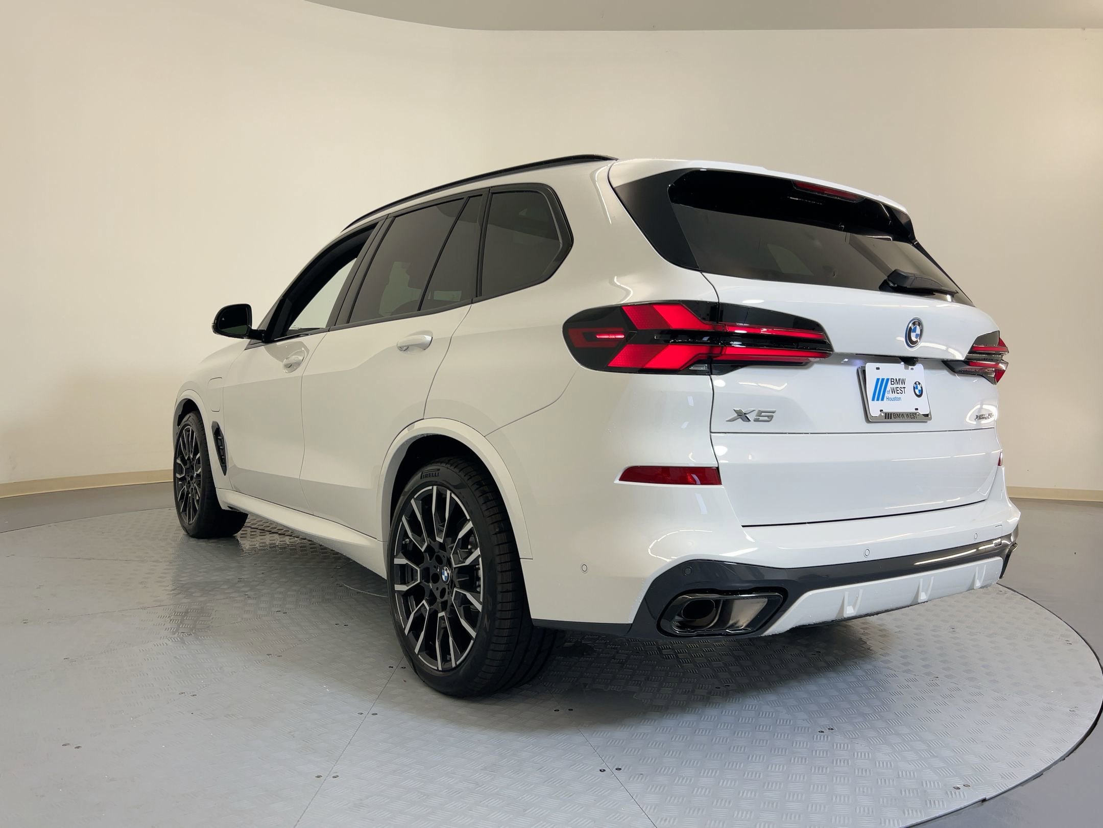 2026 Bmw X5 xDrive50e photo 3