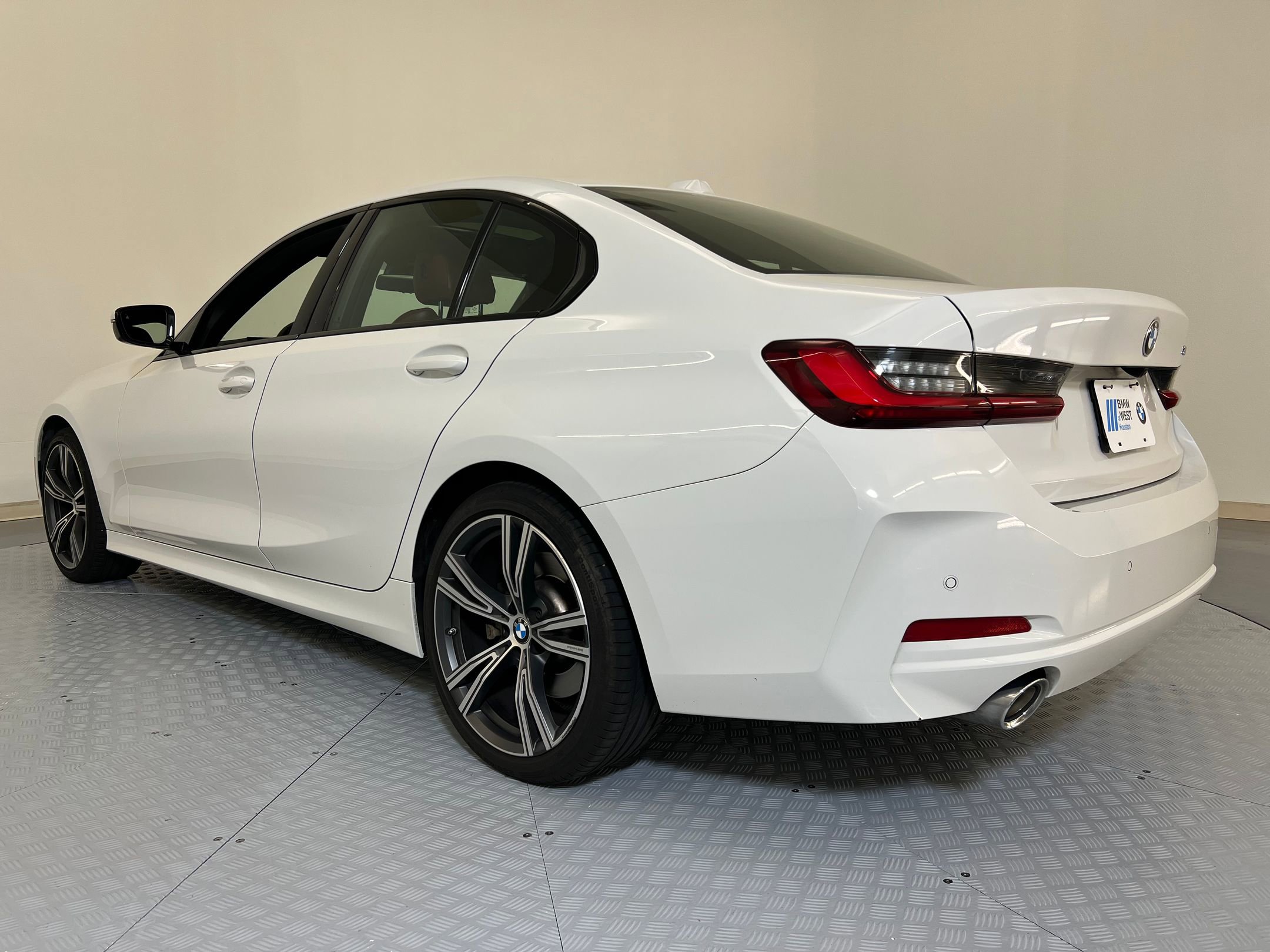 2023 Bmw 330i photo 3