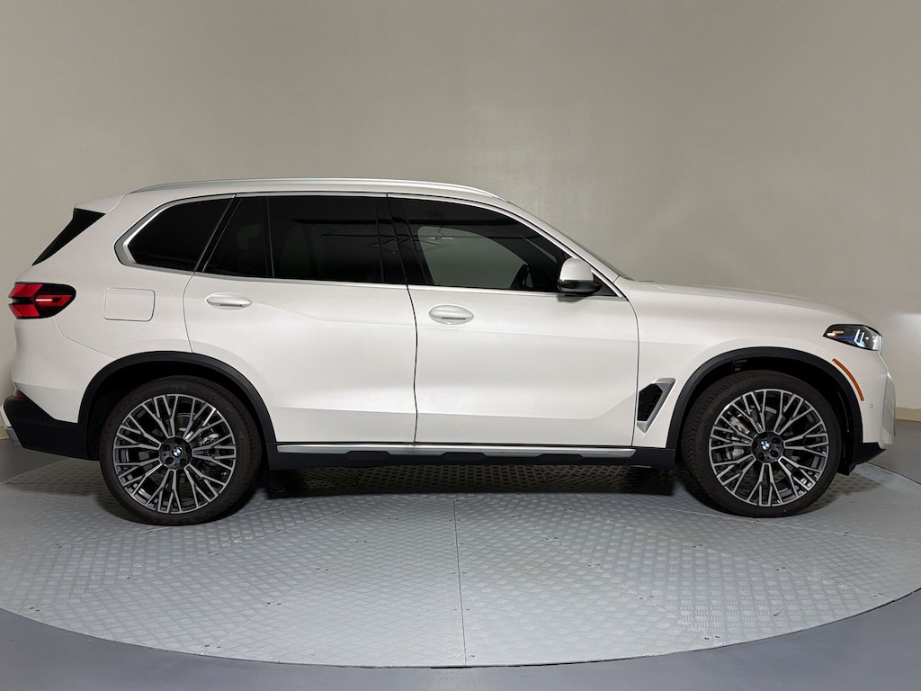 New 2026 BMW X5 sDrive40i SUV
