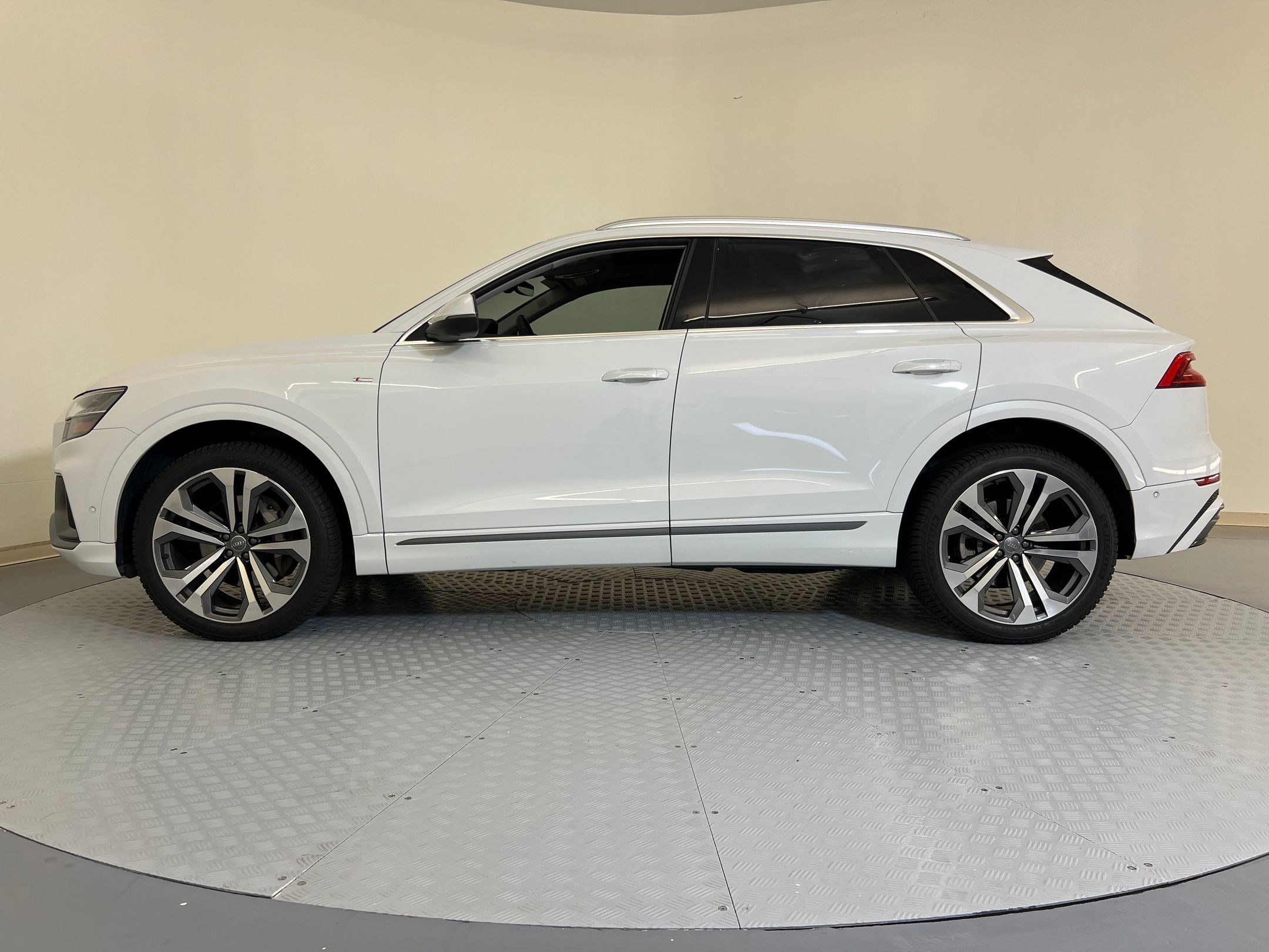 2021 Audi Q8 55 Premium photo 2
