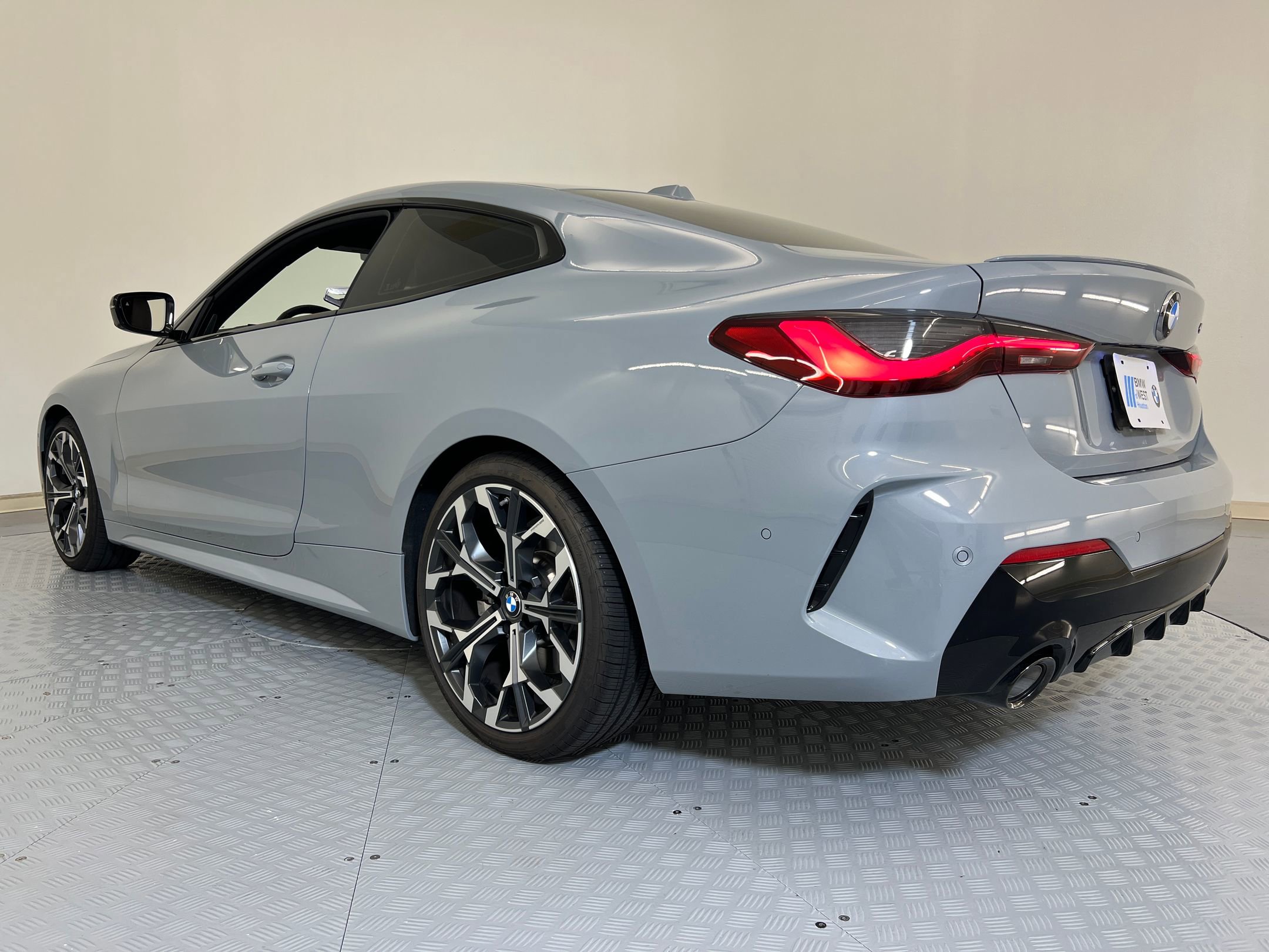 2026 Bmw 430i Coupe photo 3
