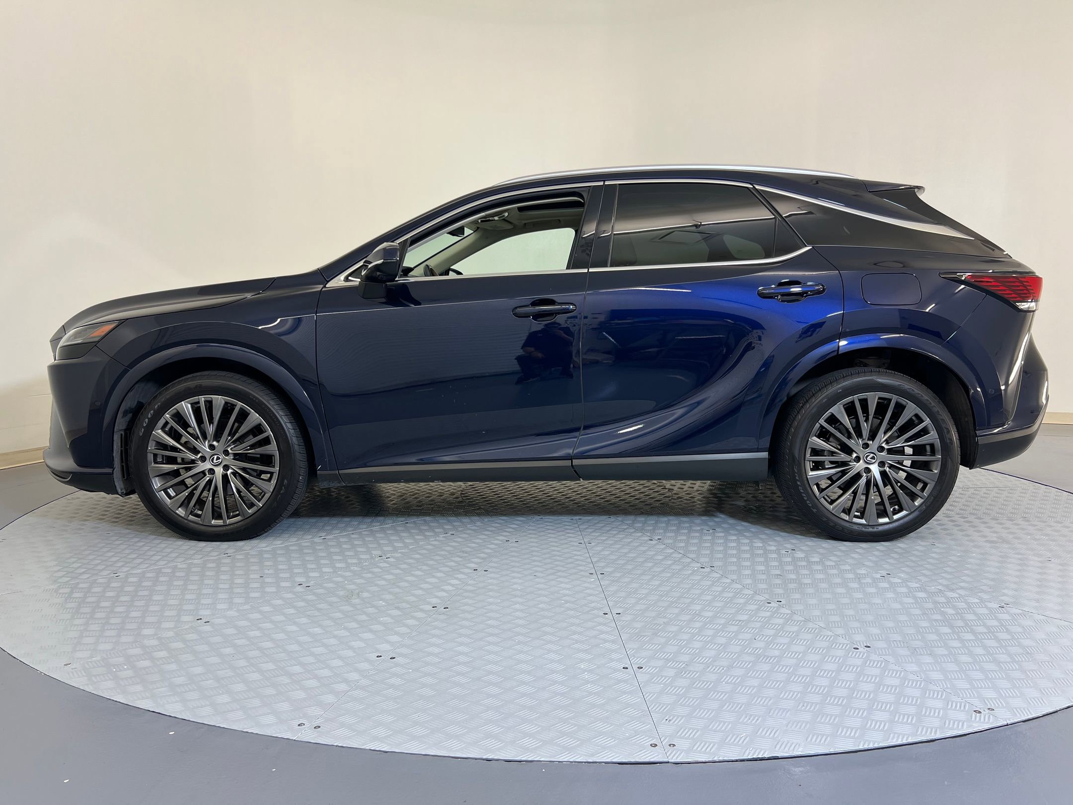 2023 Lexus RX 350 photo 2