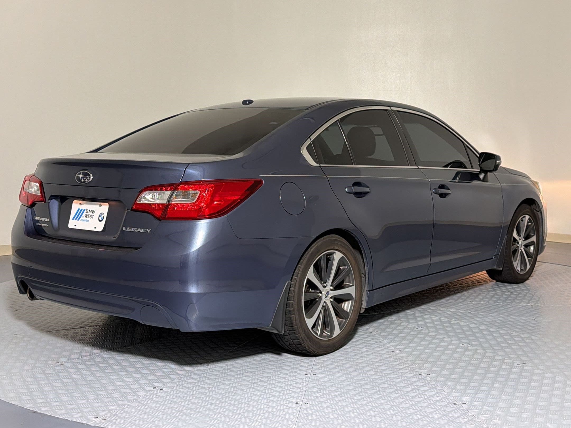Legacy 2.5i Limited W/Moonroof/Keyless Access/Nav Sedan