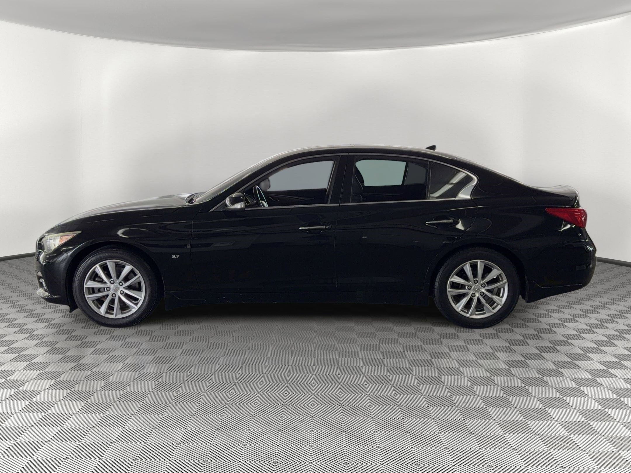 Q50 Premium Sedan