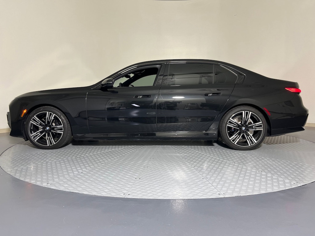 Used 2025 BMW i7 xDrive60 Sedan