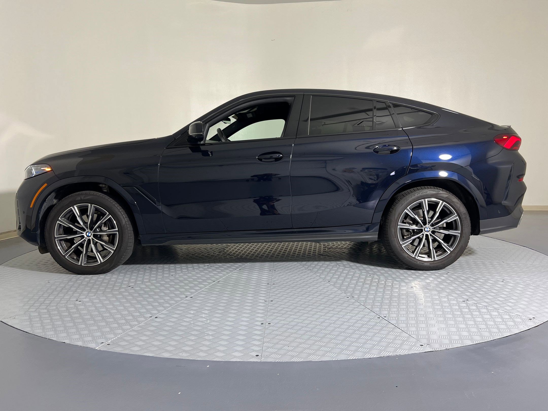 2026 Bmw X6 xDrive40i photo 2