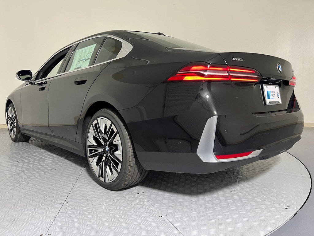 New 2026 BMW 530i xDrive Sedan