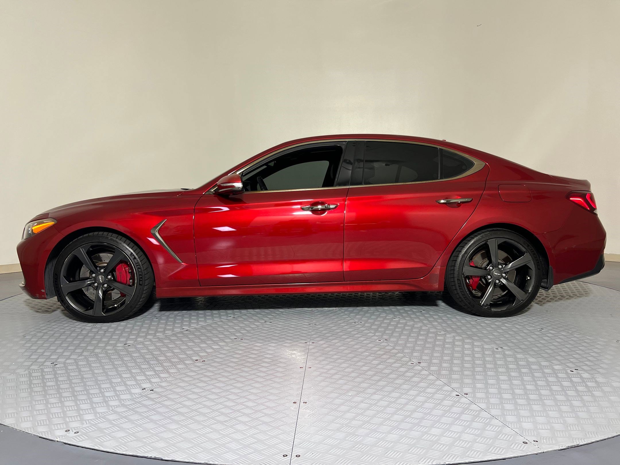 2020 Genesis G70 3.3T Sport photo 2