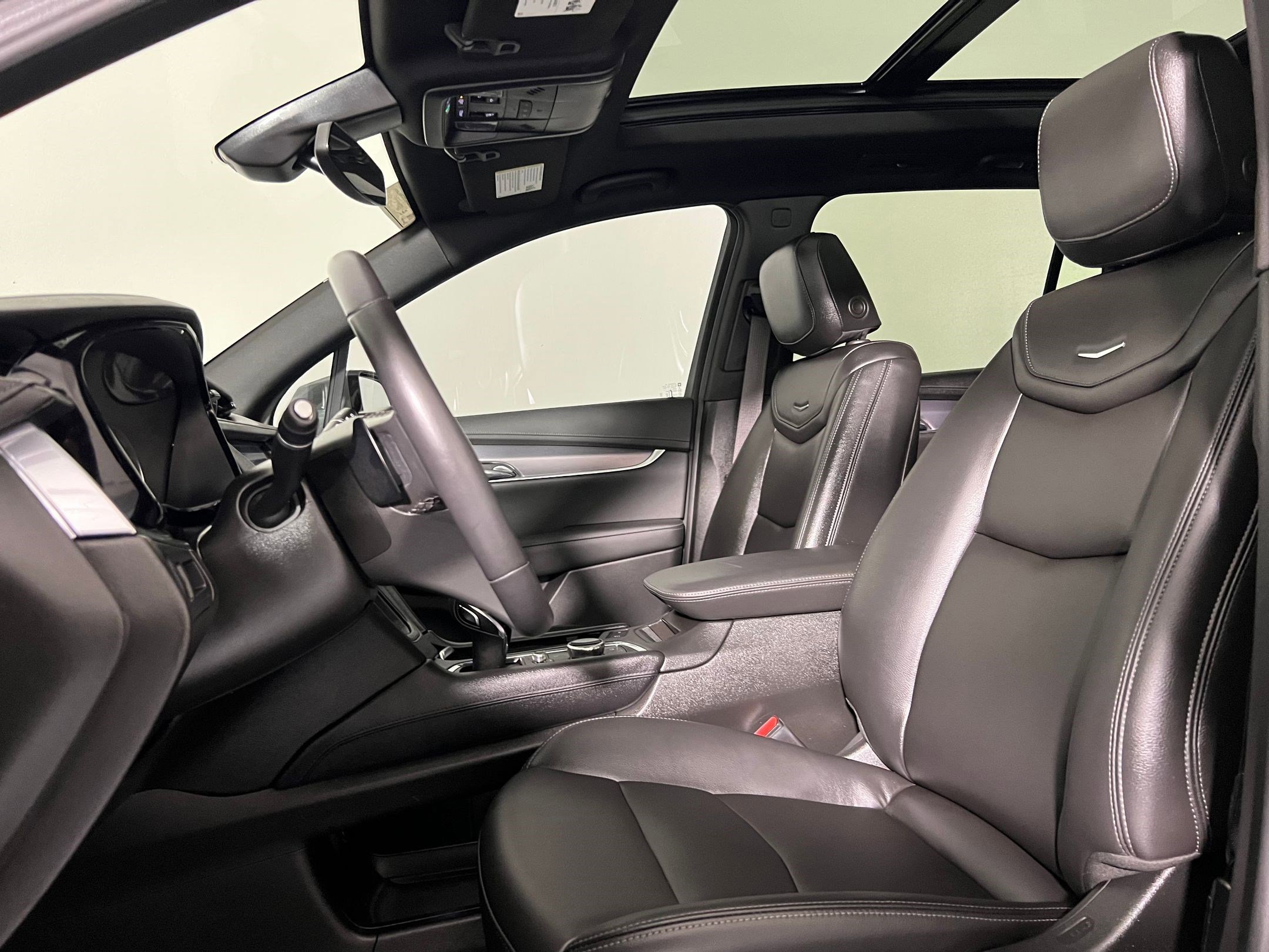 2023 Cadillac XT6 Luxury photo 3