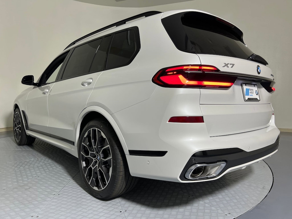 New 2026 BMW X7 xDrive40i SUV