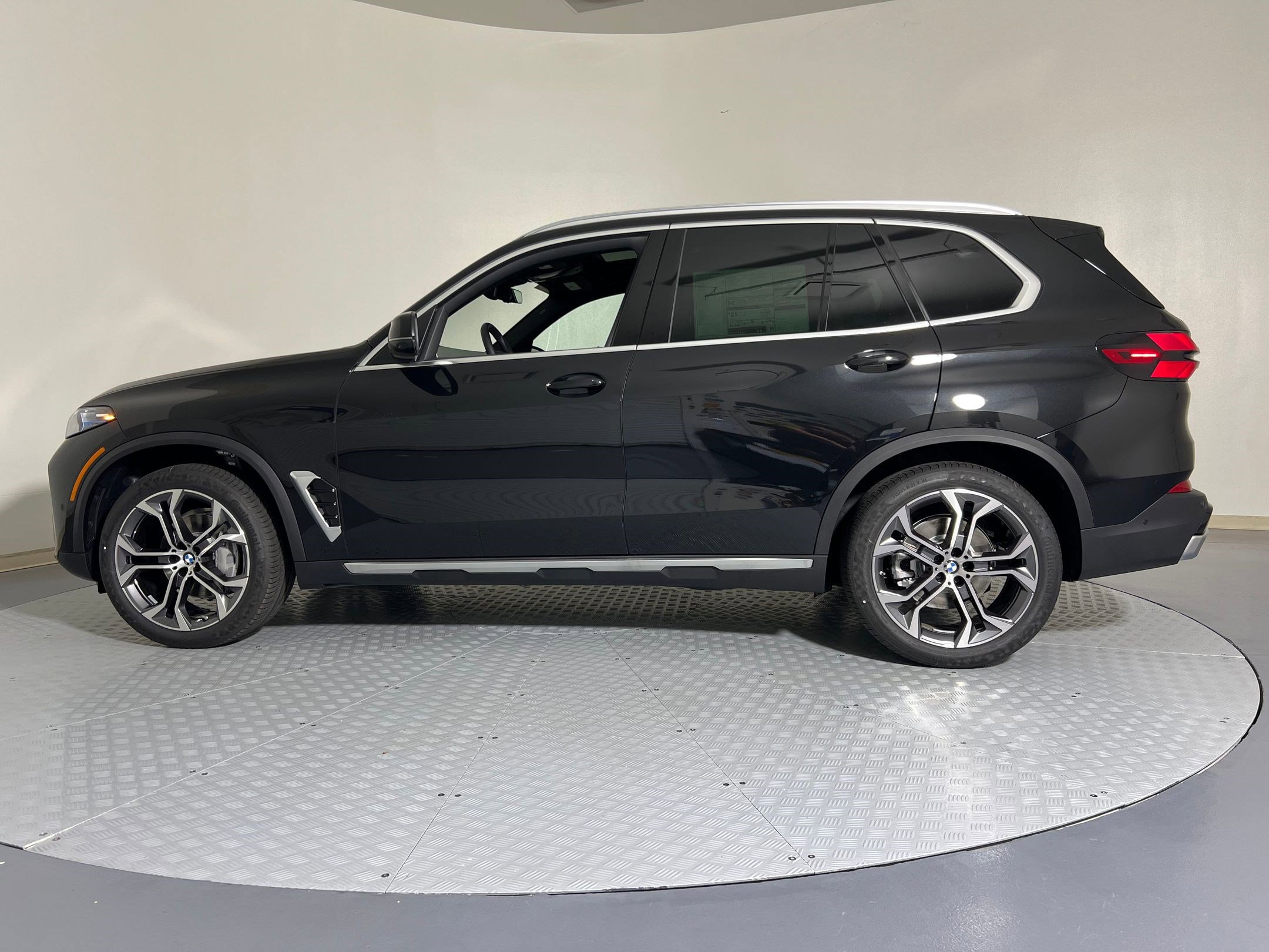 2026 Bmw X5 sDrive40i photo 2