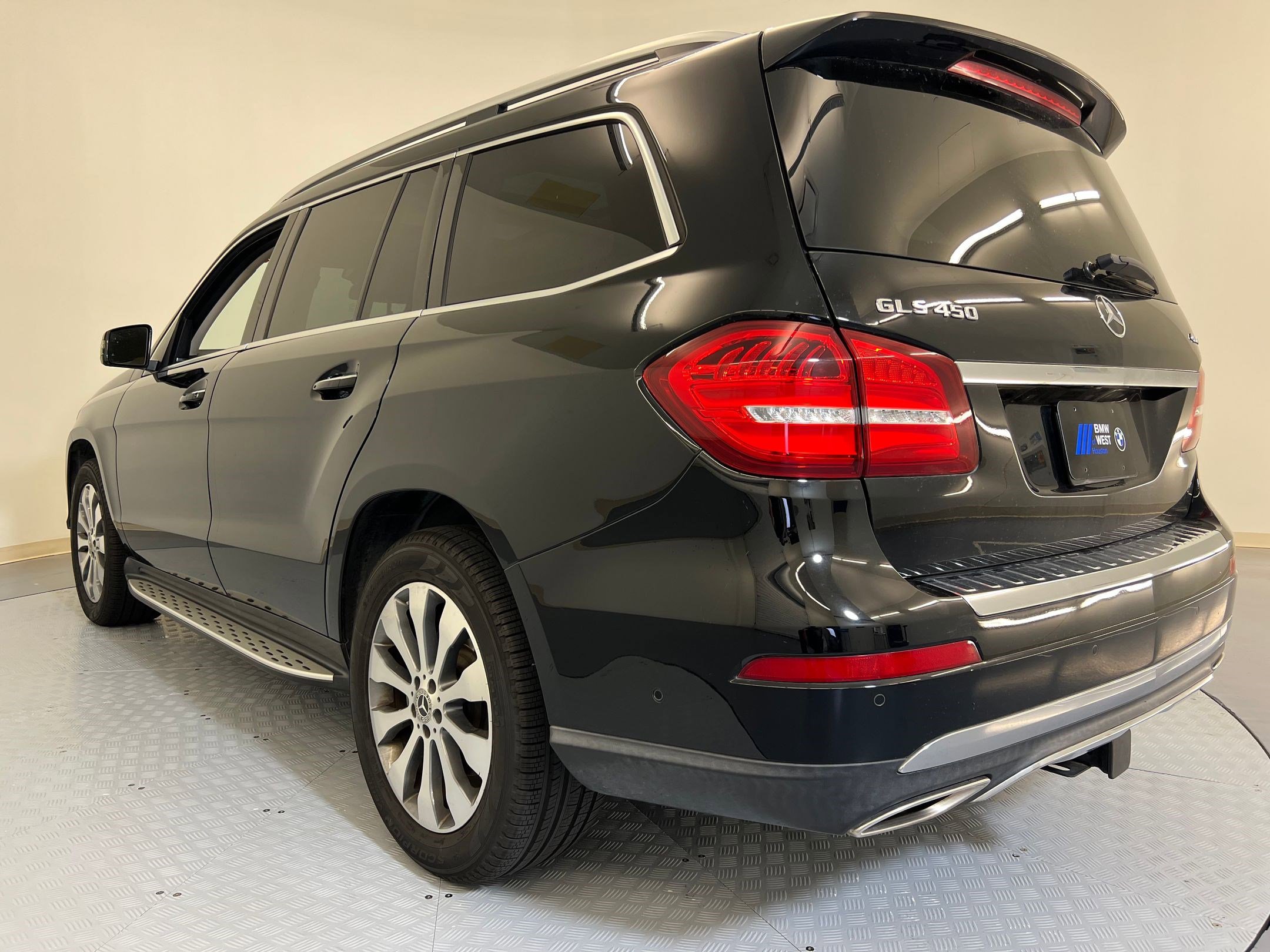 2019 Mercedes Benz GLS 450 4MATIC photo 2