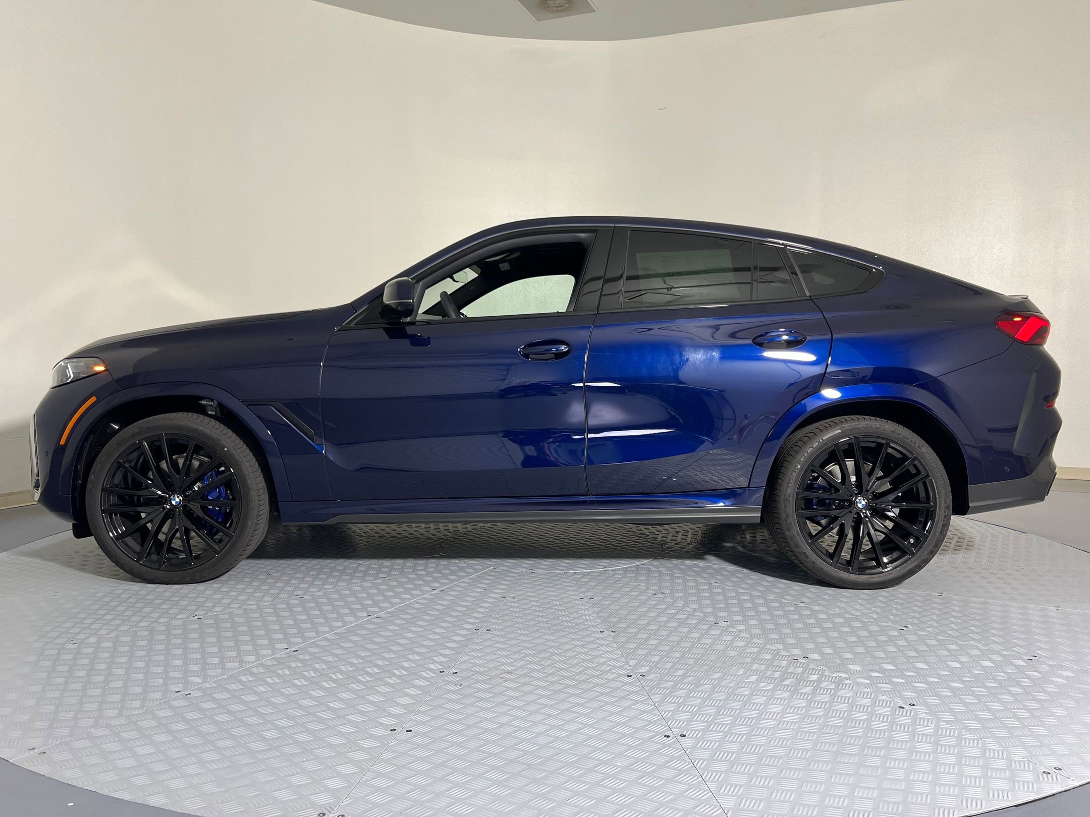 2026 Bmw X6 xDrive40i photo 2